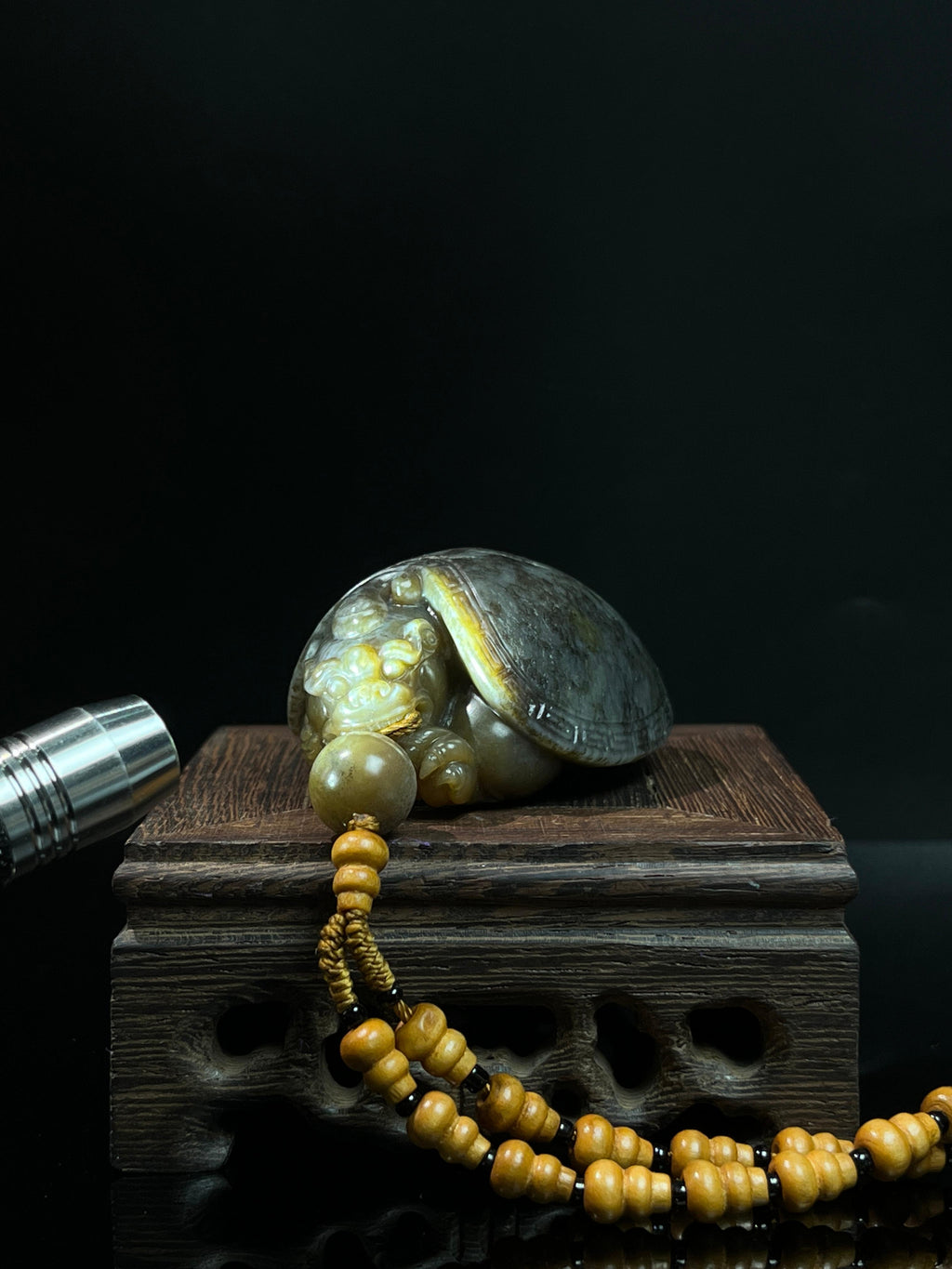 新疆和田玉籽料糖龙龟小手把（yc239848）