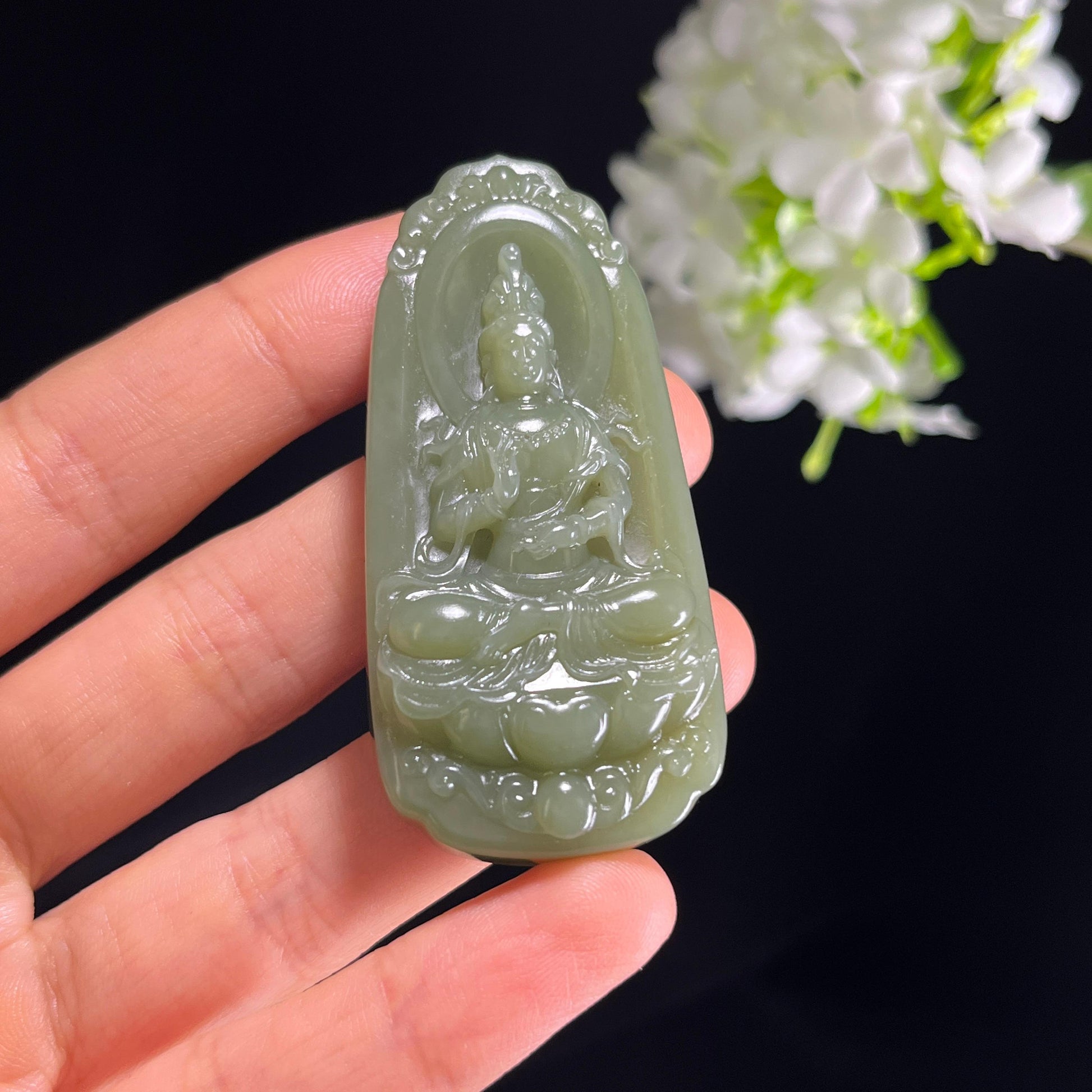 新疆天然和田玉沙枣青观音雕刻挂件（yc353785）