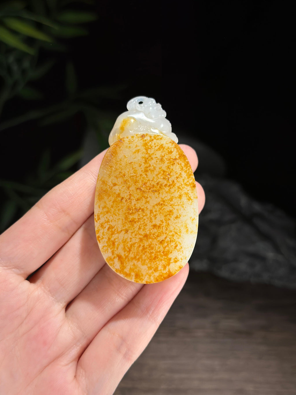 新疆和田玉珍品白玉满洒金皮籽料貔貅牌头无事牌（yc732021）
