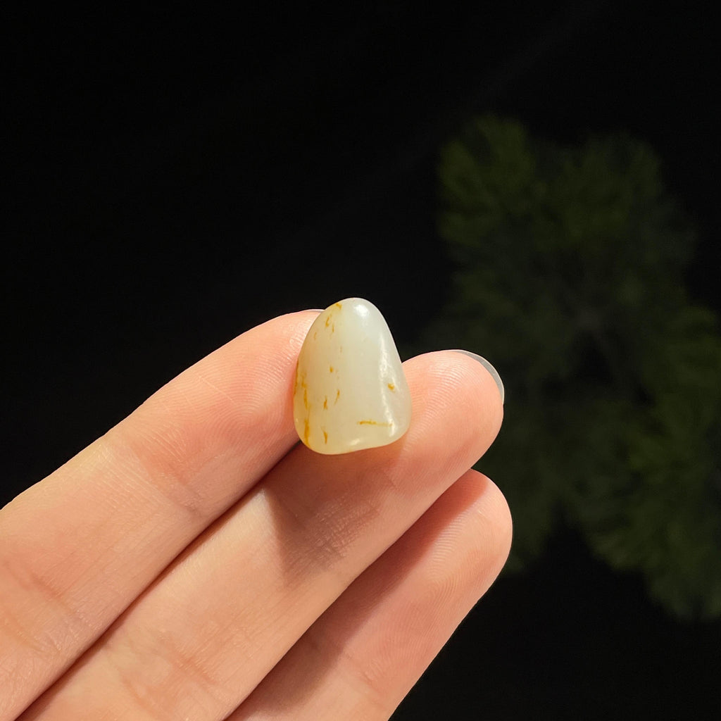 新疆和田玉白玉洒金皮戒面籽（yc536358）