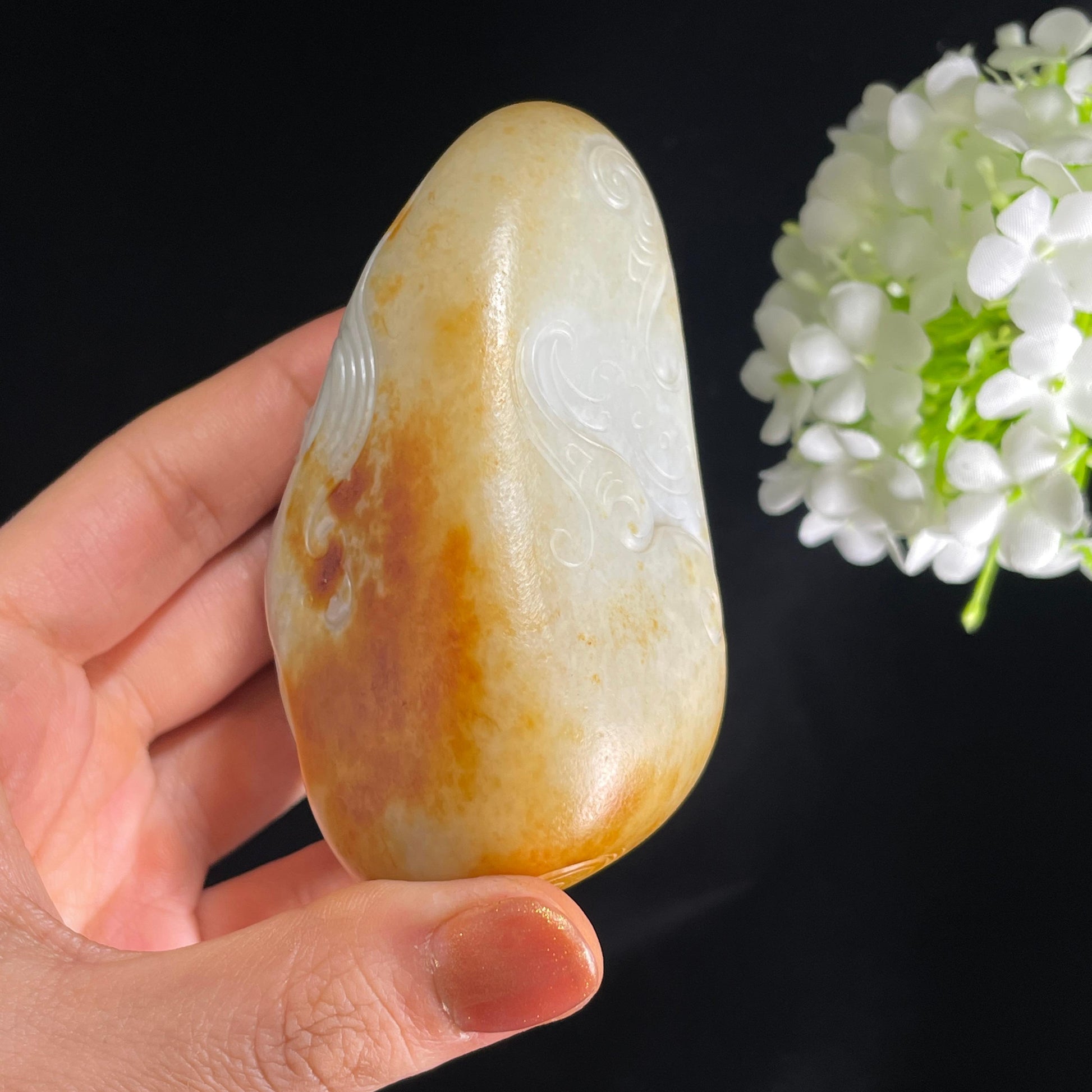 和田玉白玉聚红皮籽料貔貅把件（yc384224）