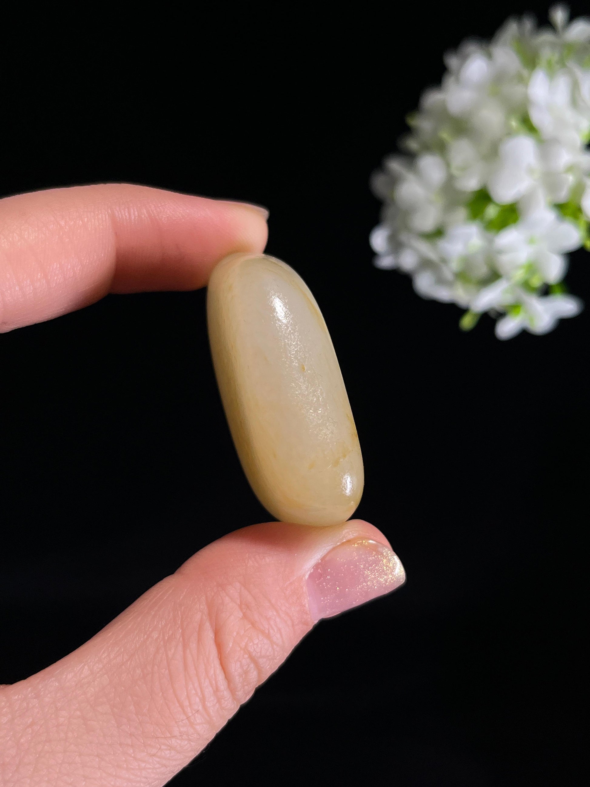 2025.11.22新疆天然和田玉白玉洒黄皮籽料原石（yc272865）