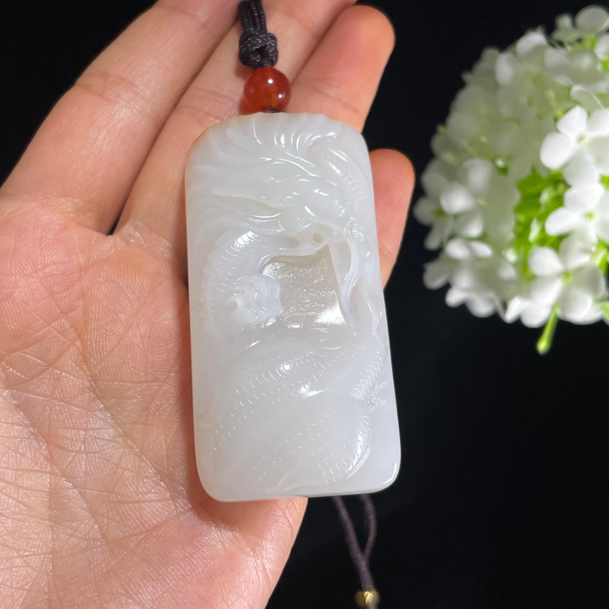 和田玉白玉红皮籽料龙牌挂件（yc384175）