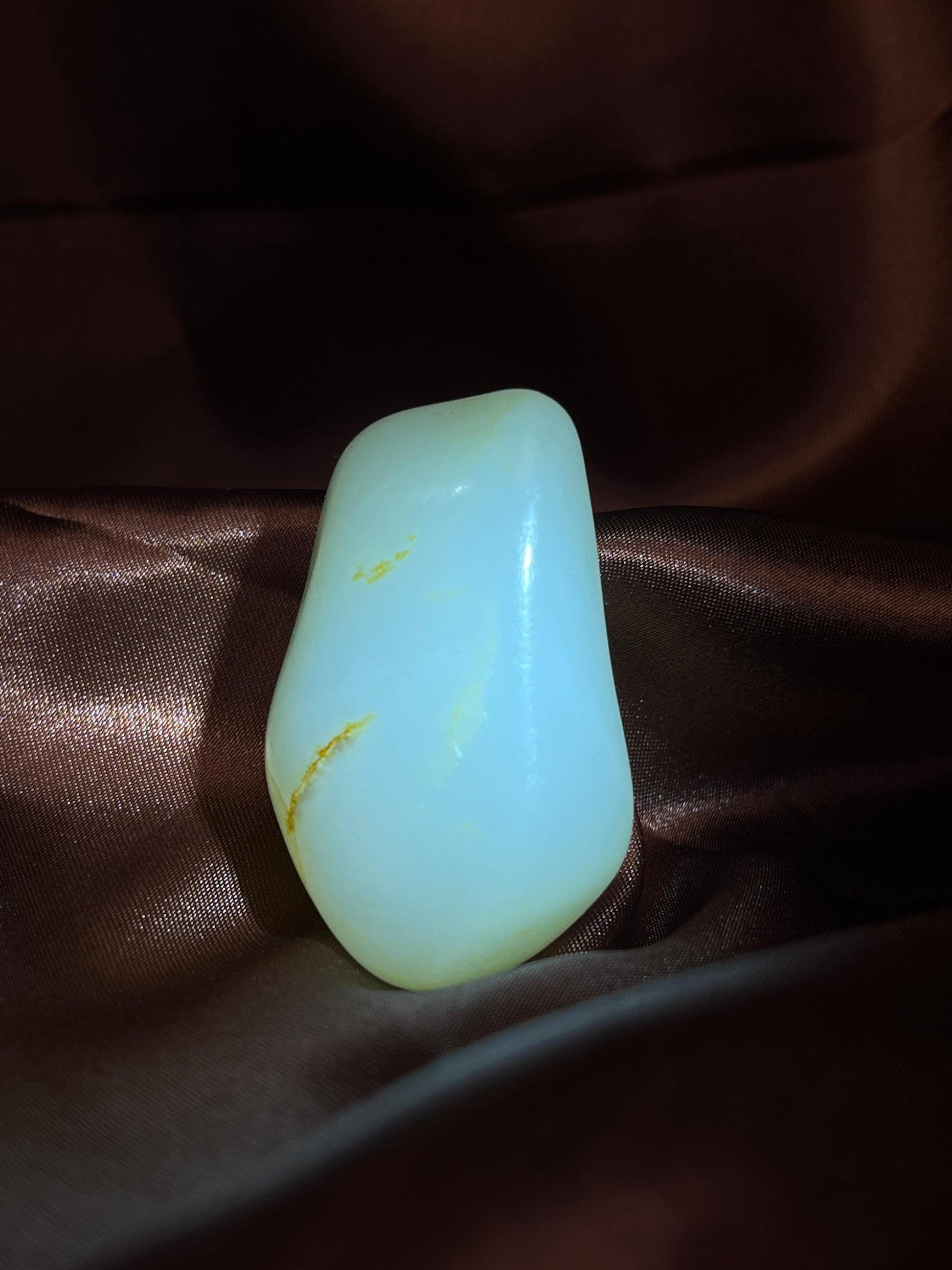 新疆和田玉籽料原石洒金皮白玉挂件（yc235772）