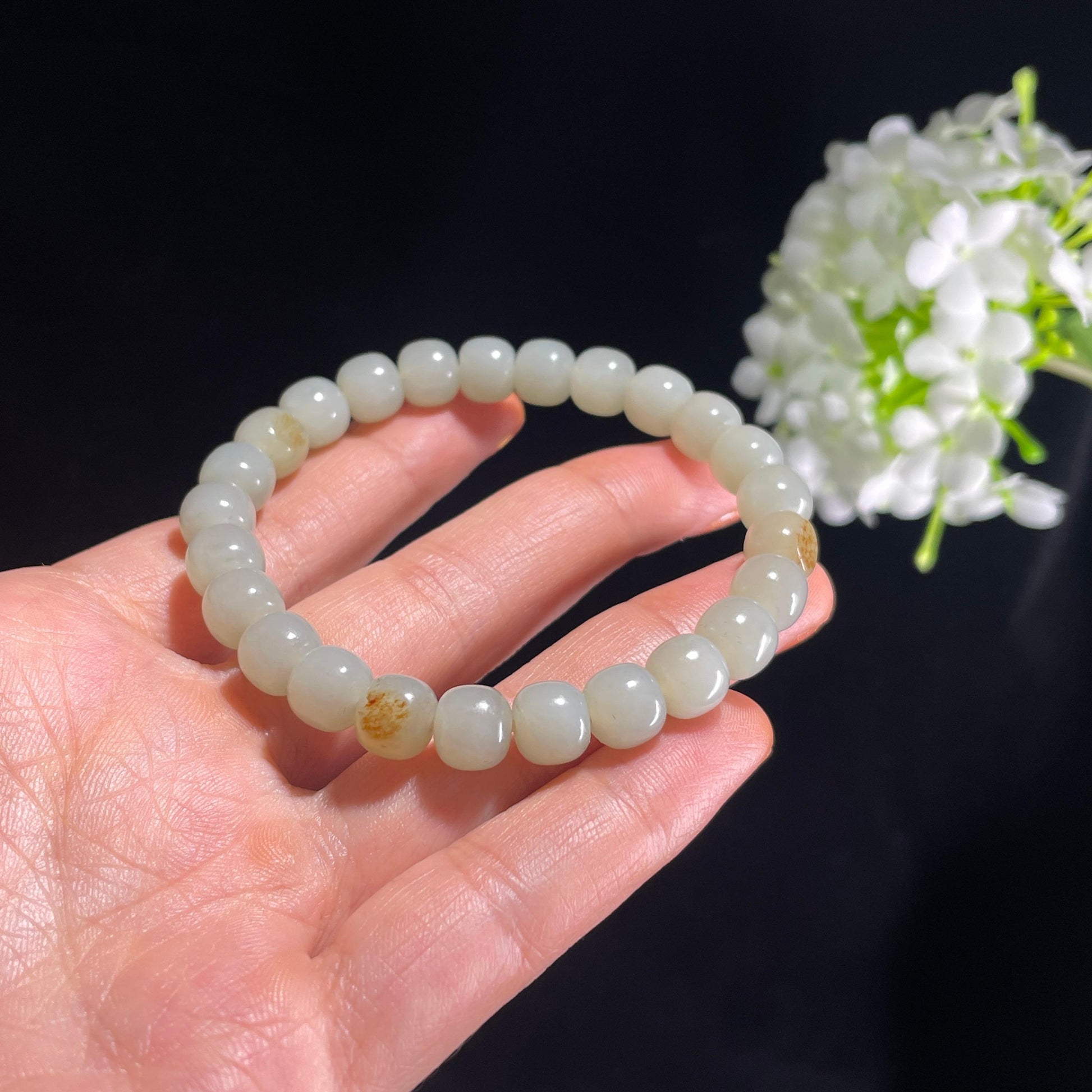和田玉青白玉洒金皮老型珠籽料手串（yc387509）
