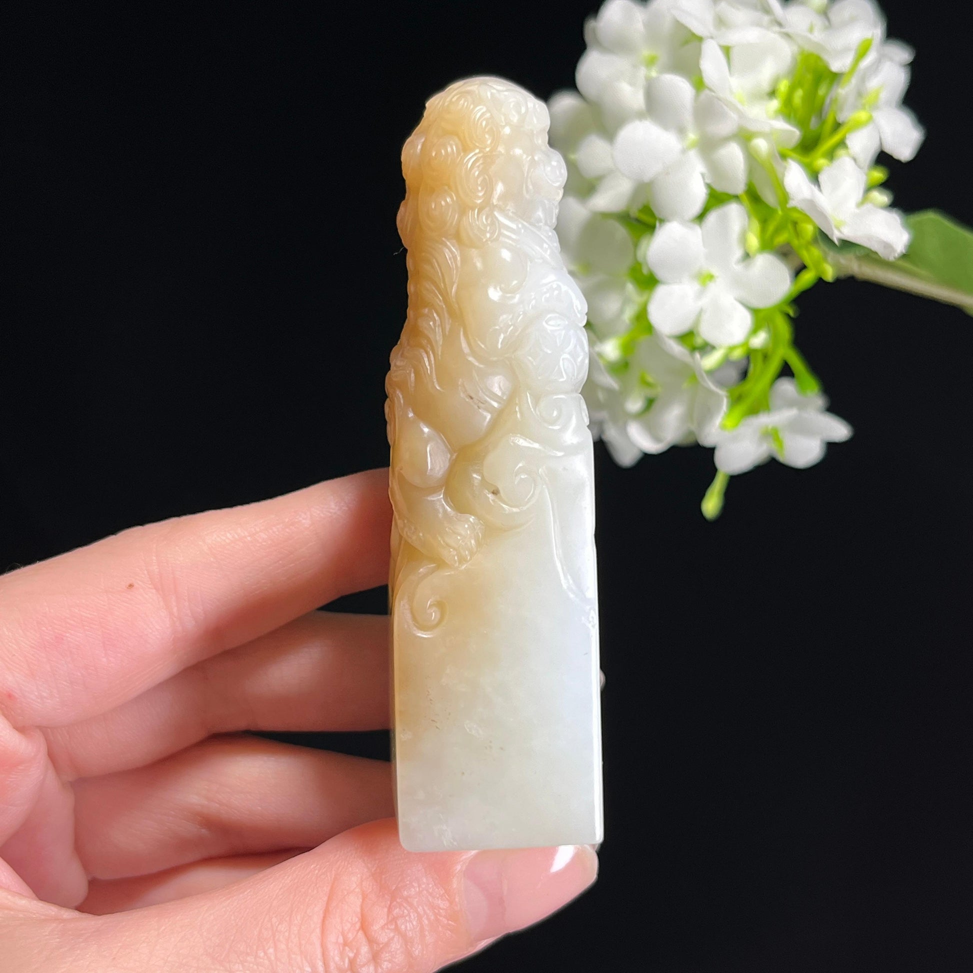 新疆天然和田玉糖白玉“糖狮镇印”狮子雕刻印章（yc312506）