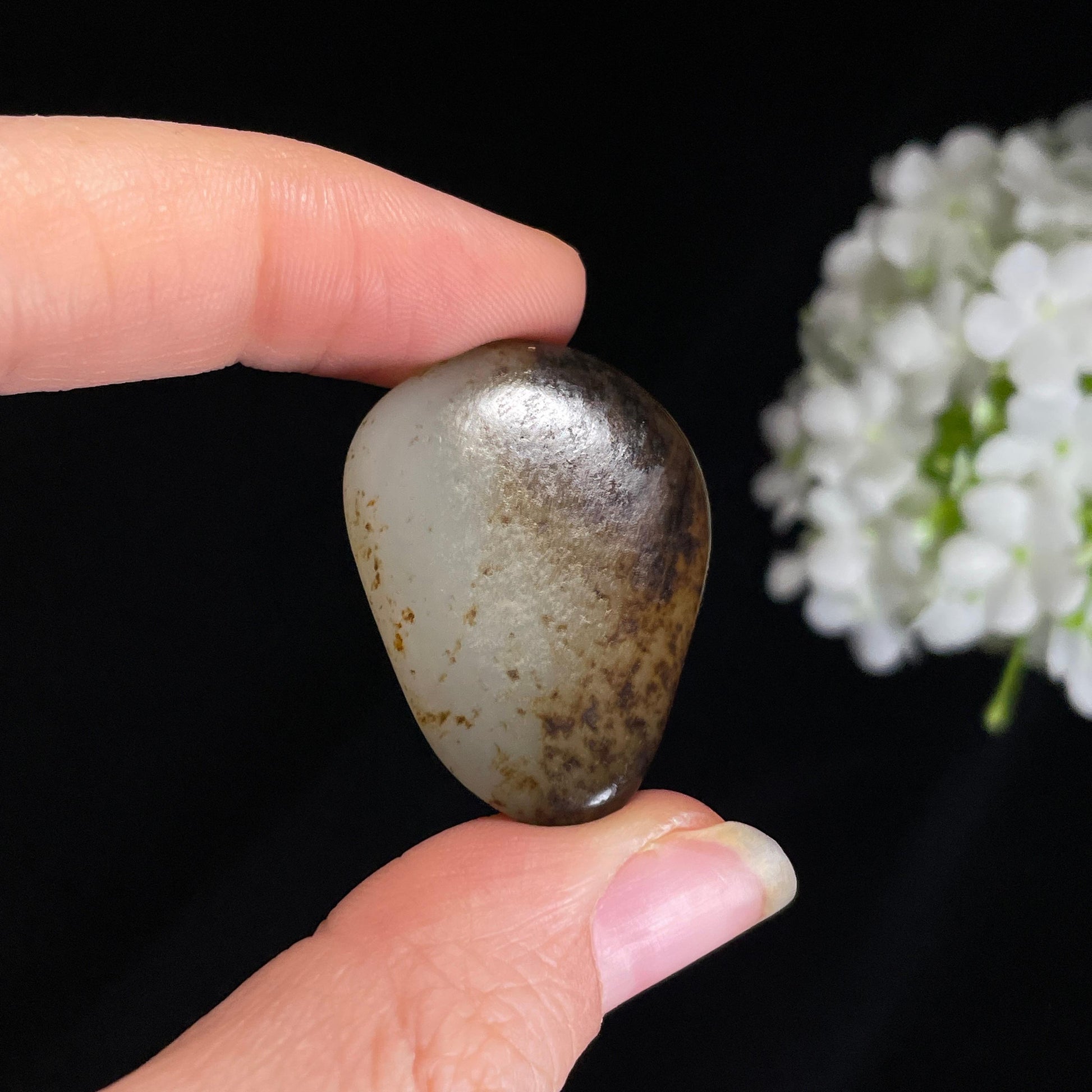 和田玉青白玉“暮山含玉”聚黑皮籽料（yc417376）