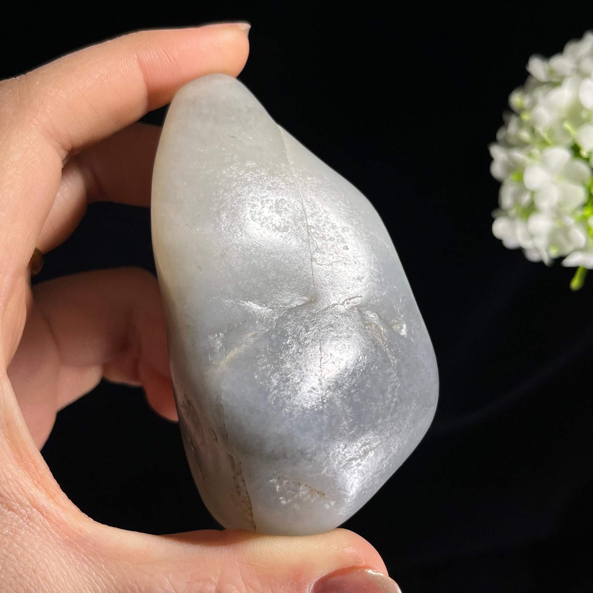 新疆天然和田玉“素玉含烟”青花籽料原石（yc300237）