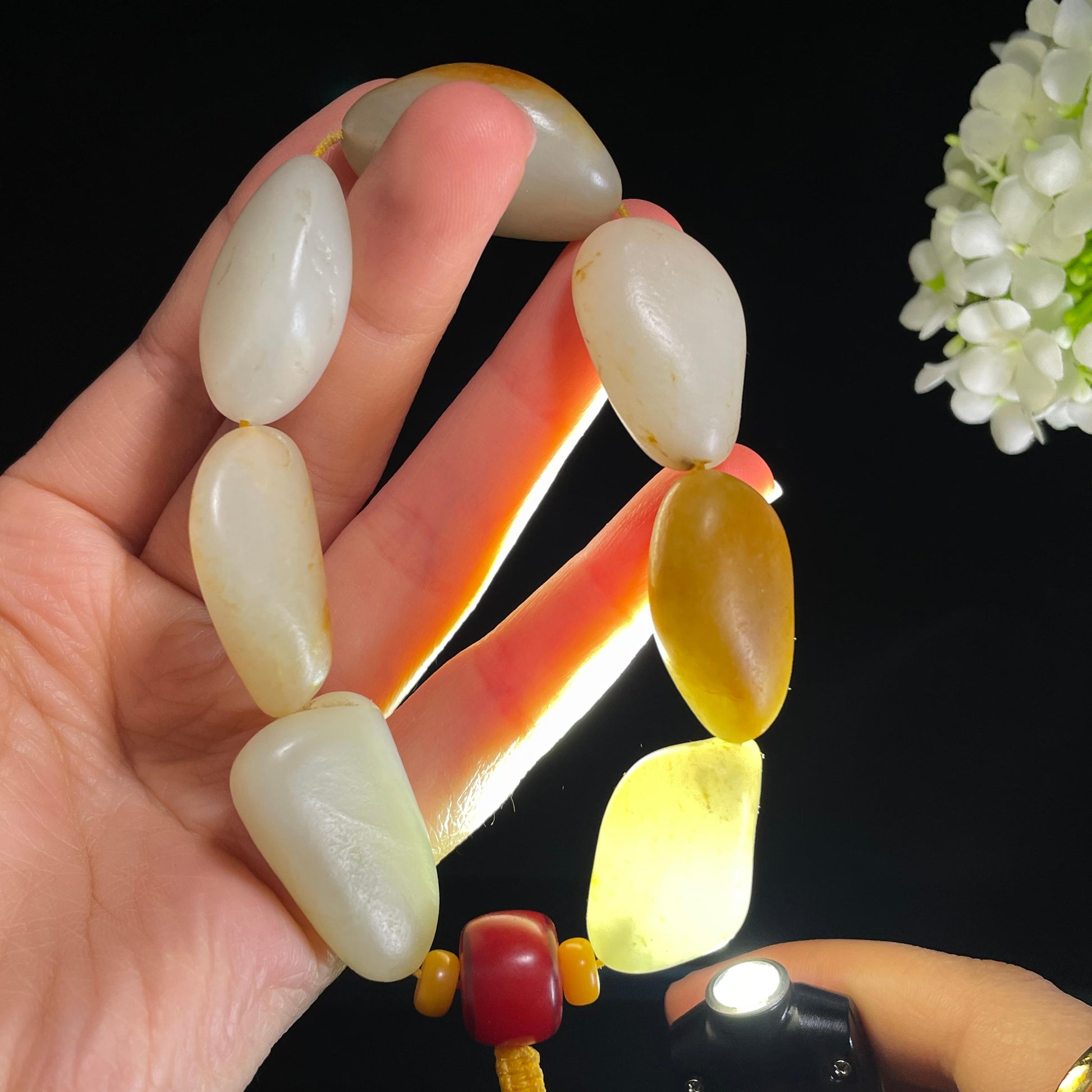 和田玉白玉青白玉红皮洒金皮原籽手串（7颗）（yc421883）