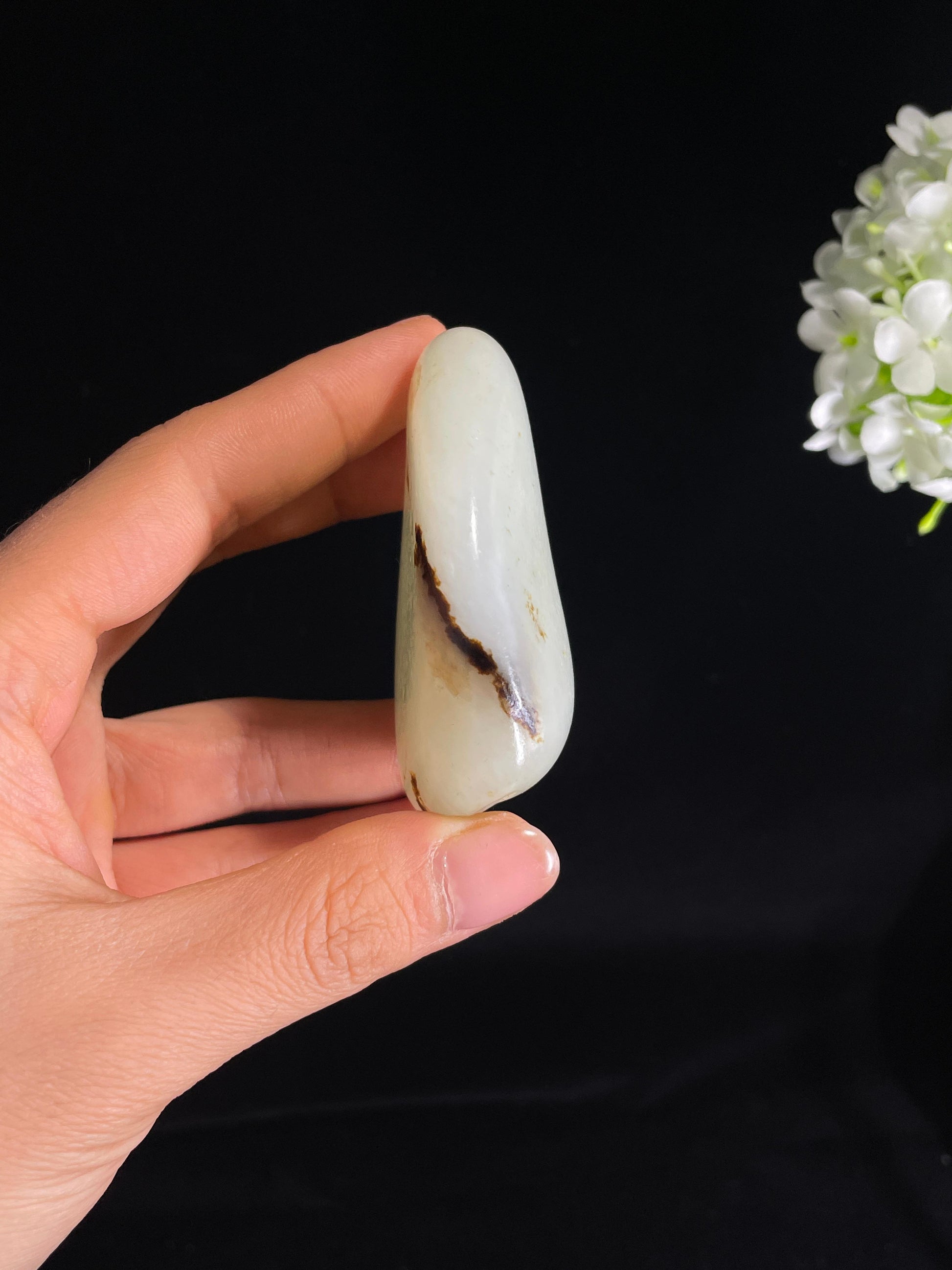 新疆天然和田玉白玉黑皮与洒金皮籽料原石（yc272650）