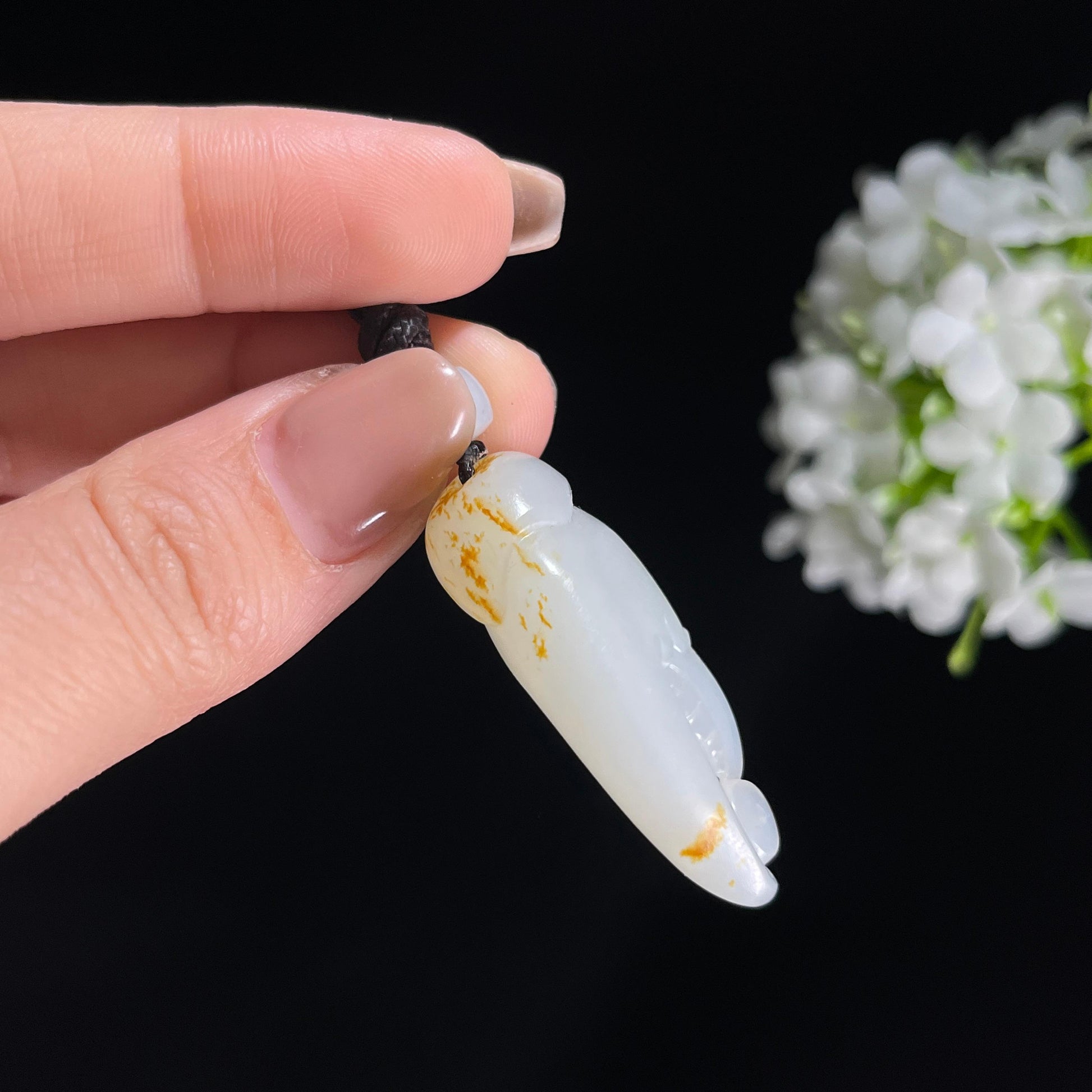 新疆天然和田玉白玉红皮籽料八方来财雕刻挂件（yc379480）