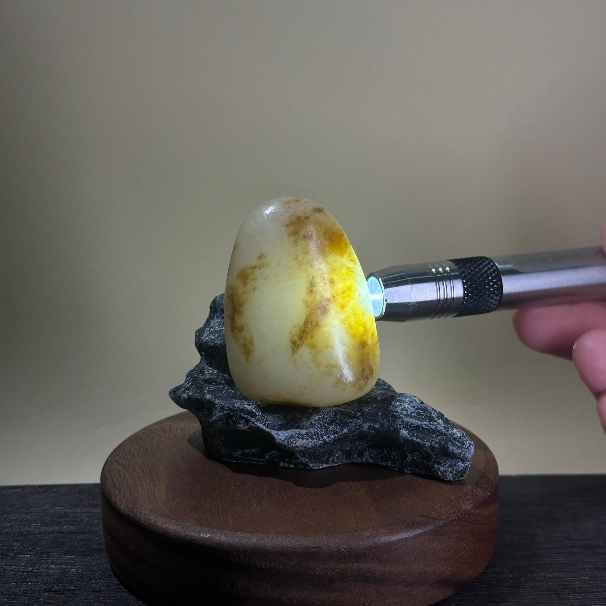和田玉秋梨皮籽料原石（yc207507）