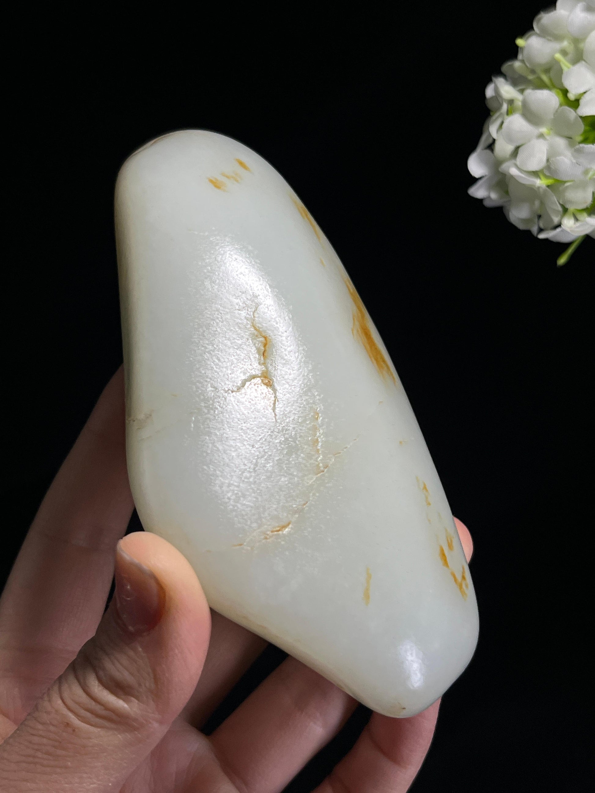 新疆天然和田玉羊脂白籽料原石洒金皮小摆件（yc263372）