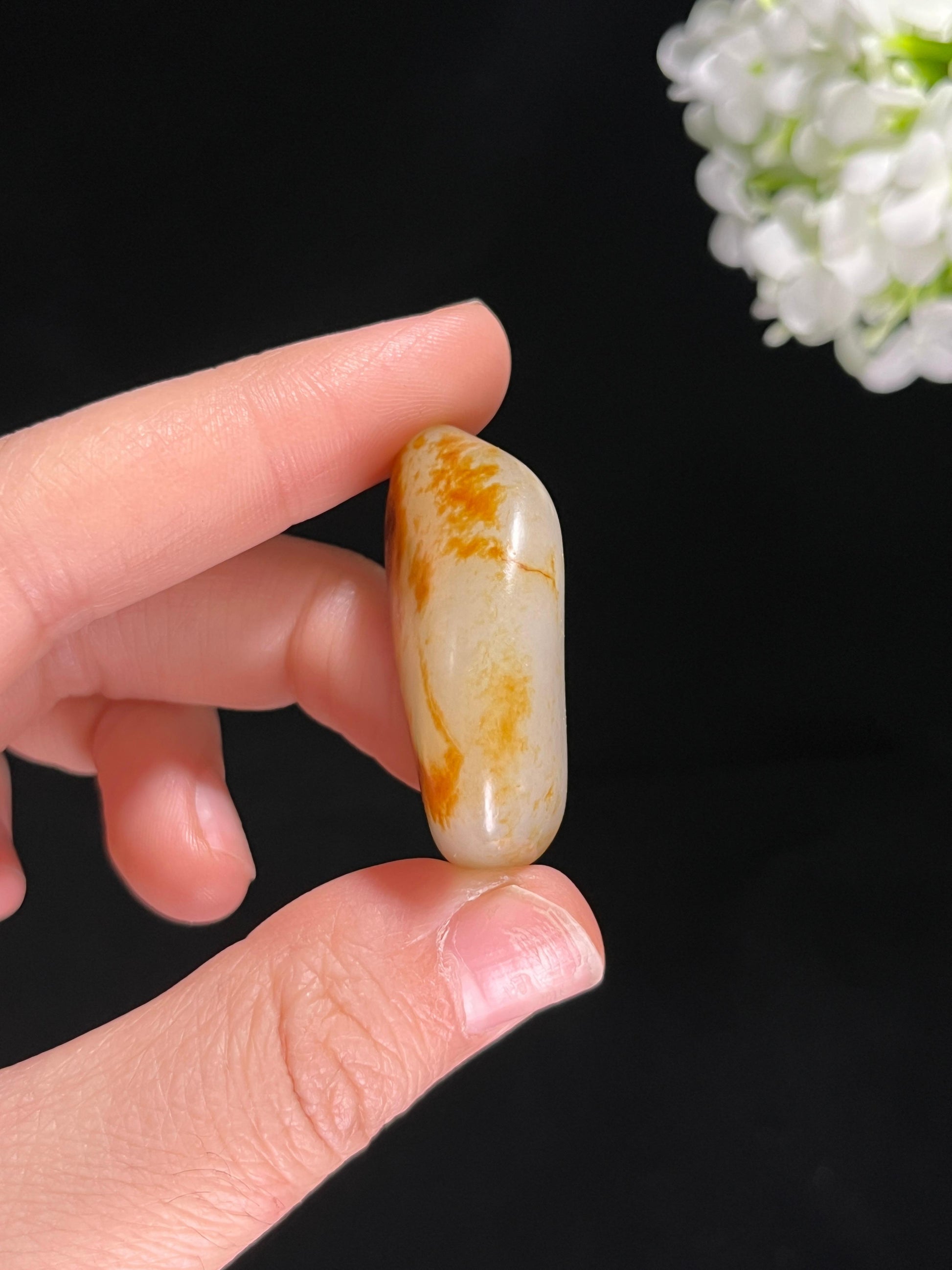 和田玉白玉聚红皮籽料原石（yc258660）