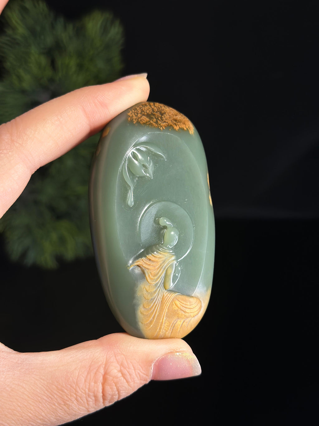 新疆和田玉红皮沙枣青籽料花开见佛俏色雕（yc463090）