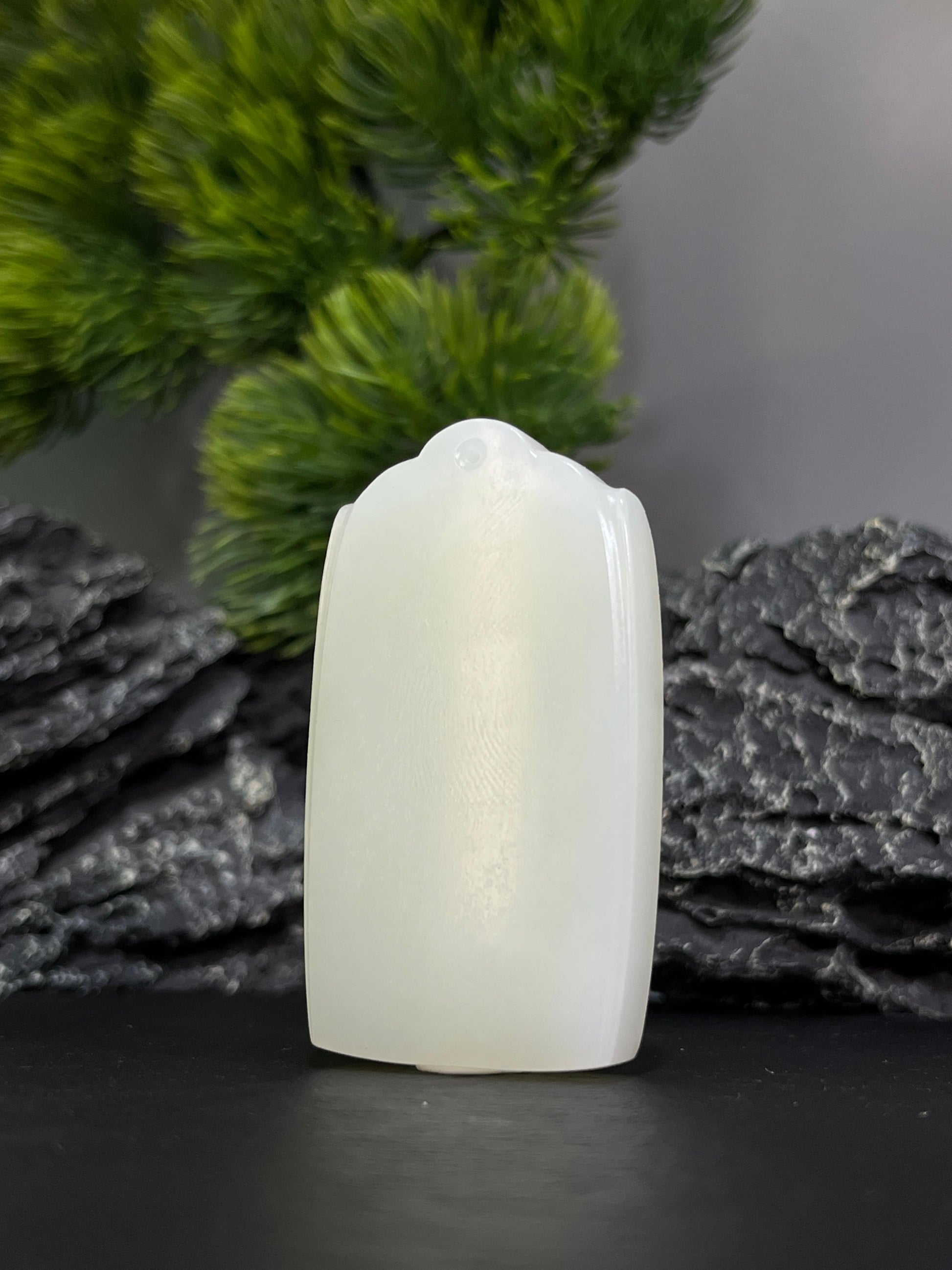 和田玉山料青白玉无事牌（yc228787）