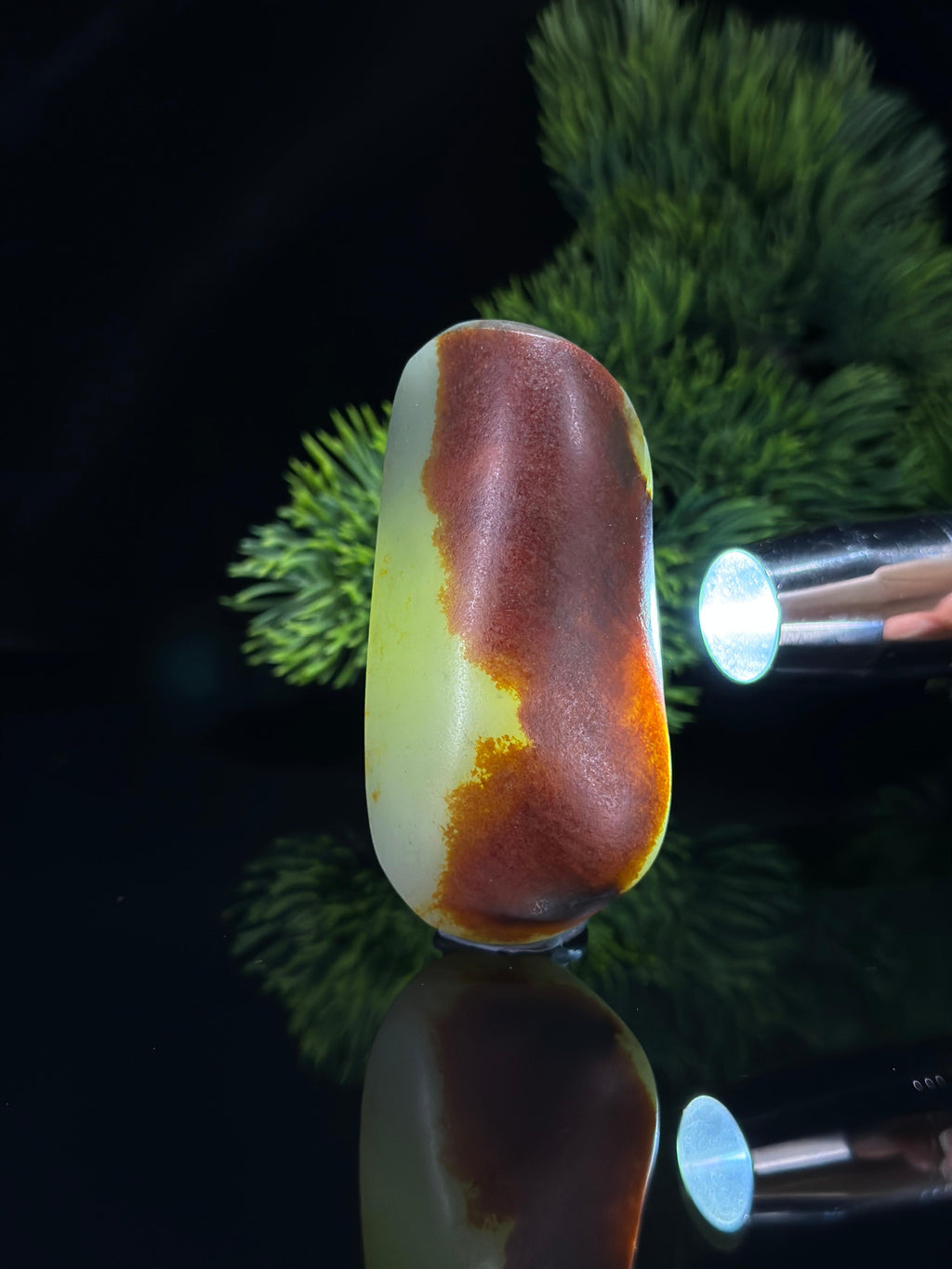 新疆和田玉青白玉聚红皮籽料手把件（yc697988）