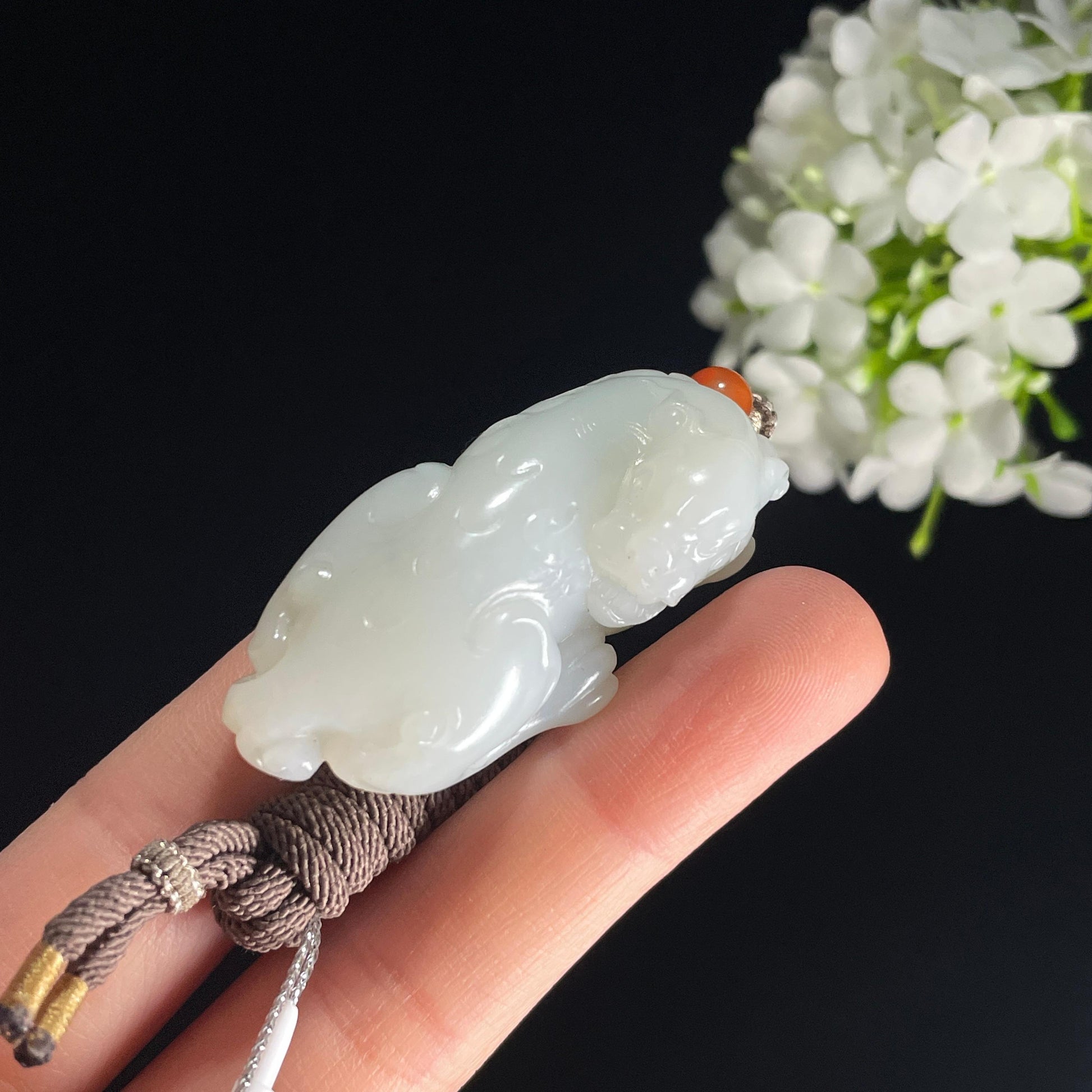和田玉米达料白玉貔貅挂件（yc385443）