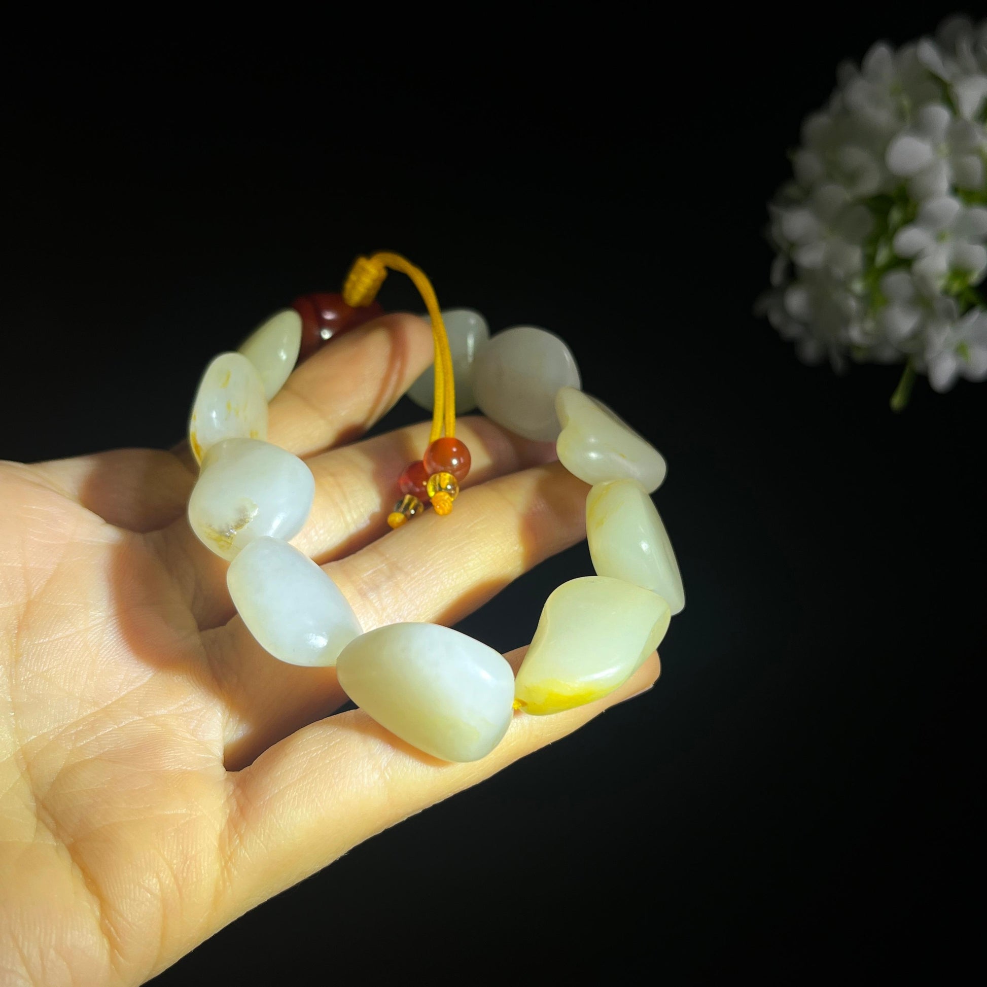 和田玉白玉洒金皮“金星落掌”籽料原籽手串（yc320557）