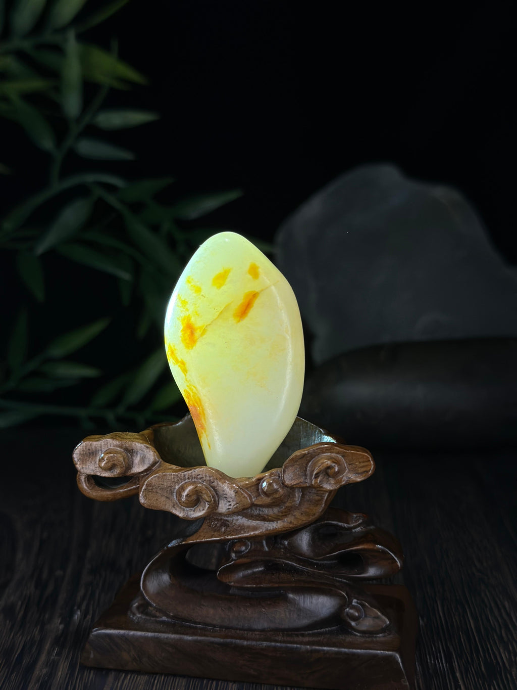 新疆和田玉珍品白玉红皮洒金皮籽料挂件（yc712624）