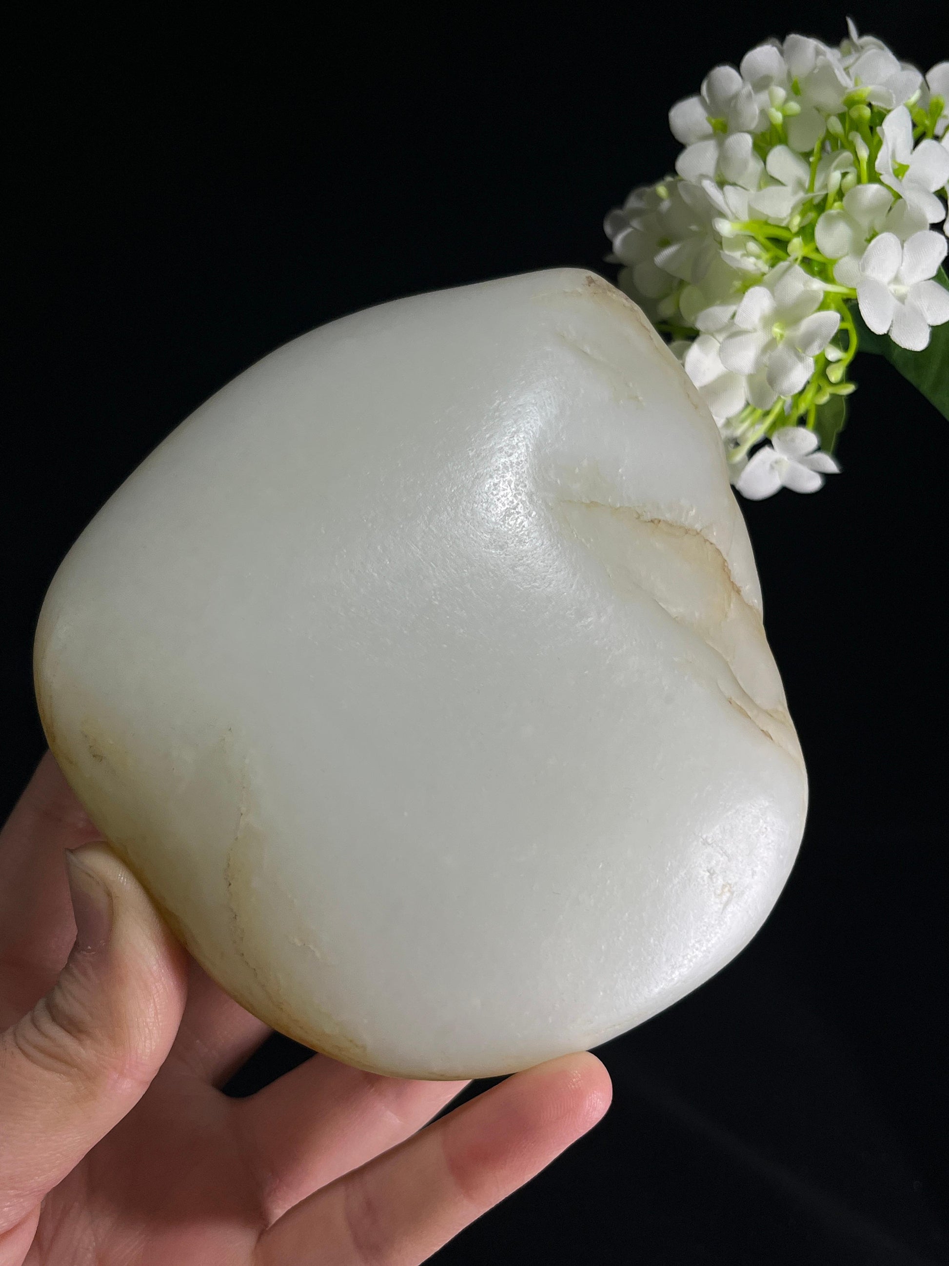 和田玉羊脂白饼状象形籽料原石（yc255799）