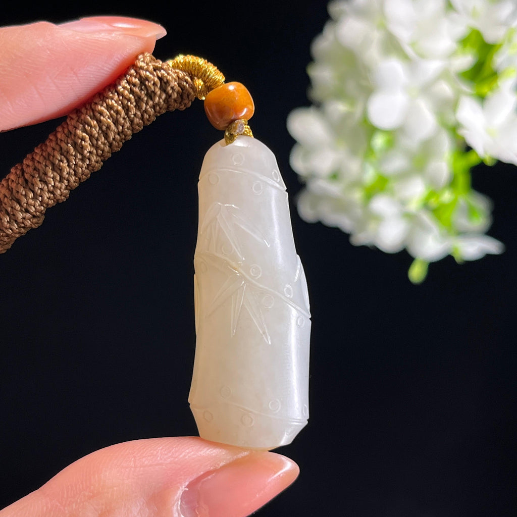 新疆天然和田玉白玉洒金皮竹节随形雕挂件（yc349654）