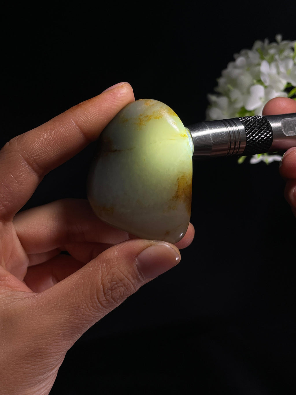 和田玉白玉带翠青聚红皮籽料原石（yc264634）