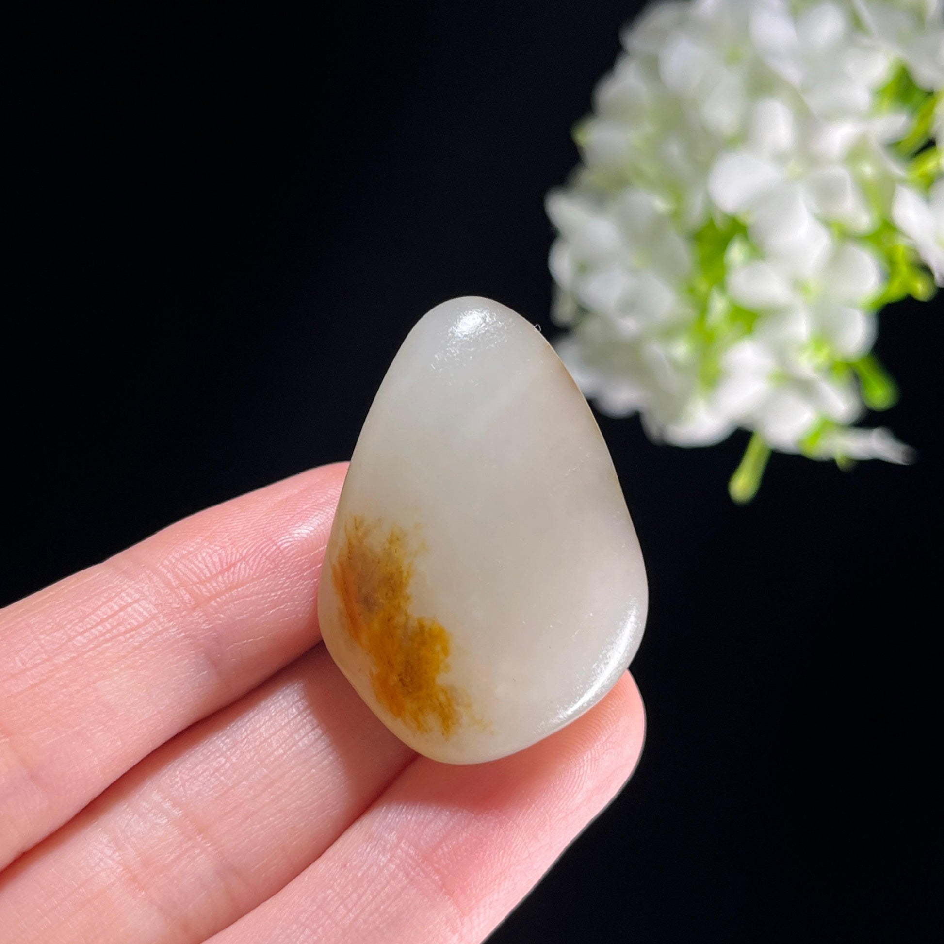 和田玉白玉“烟岚山光”红皮秋梨皮籽料（yc351165）