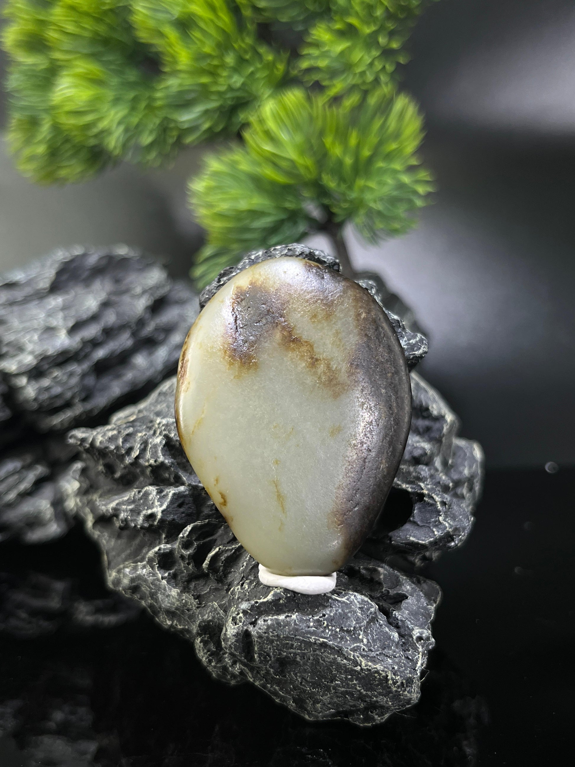 和田玉聚黑带秋梨皮籽料原石（yc211857）