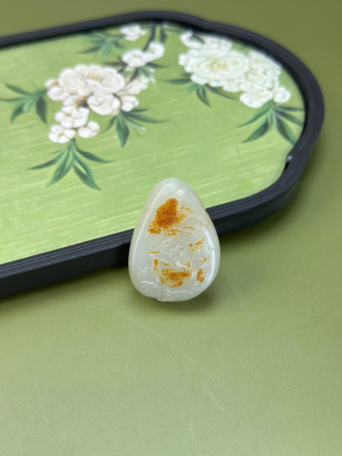 精品和田玉洒金皮白玉籽料蝶恋花挂件（yc763930）