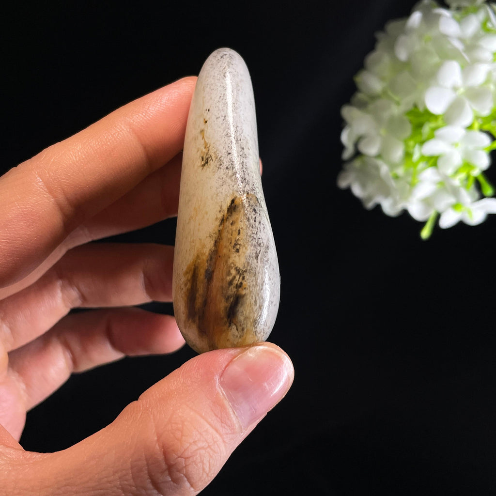 和田玉白玉“墨韵秋声”黄皮油库皮籽料（yc356020）