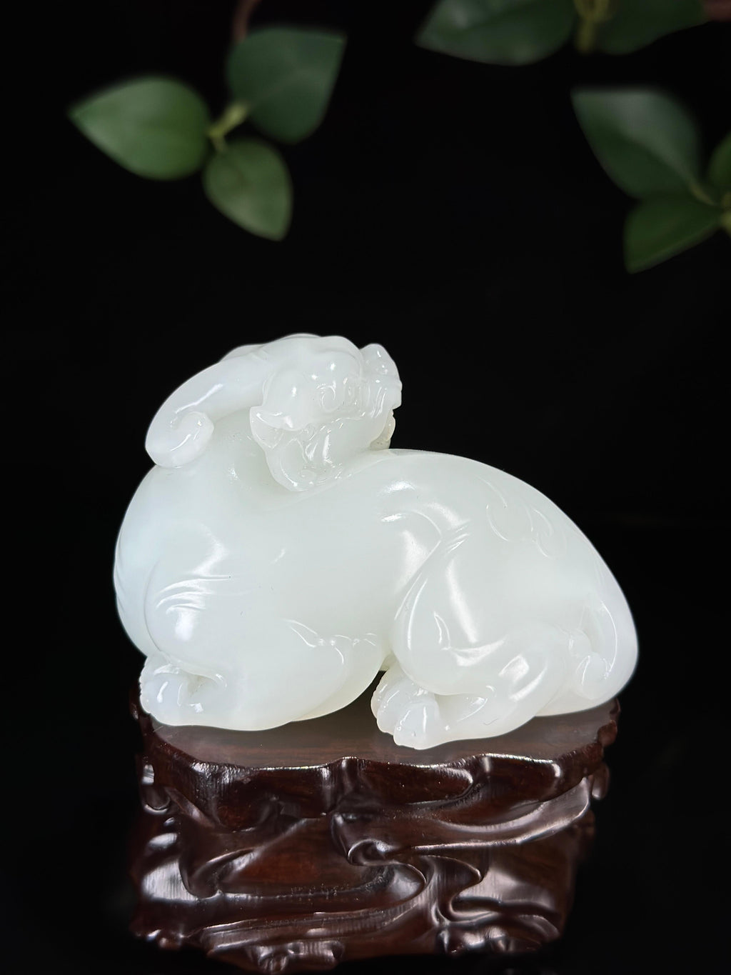 臻品和田玉羊脂白玉回首貔貅手把件（yc741638）