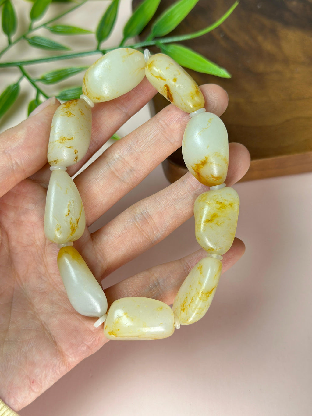 珍品新疆和田玉白玉洒金皮籽料原籽手串（9颗）（yc776305）