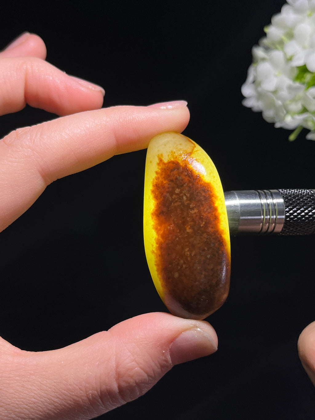 新疆天然和田玉籽料原石聚红皮挂件（yc262842）