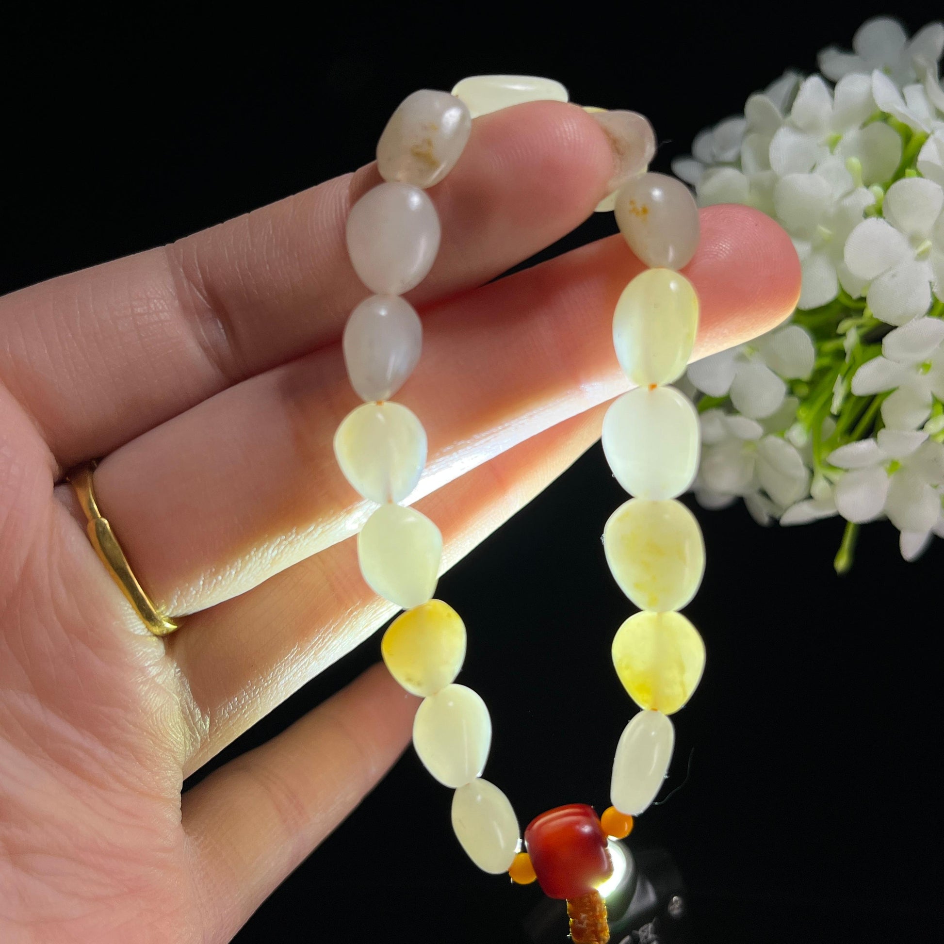 和田玉白玉洒金皮籽料原籽手串（yc332455）