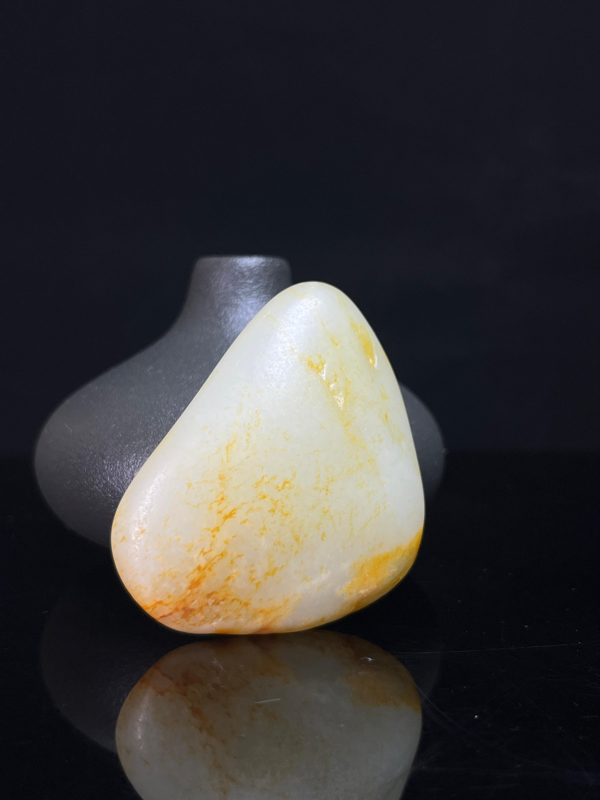 新疆和田玉籽料原石洒金皮挂件原皮独籽（yc235071）