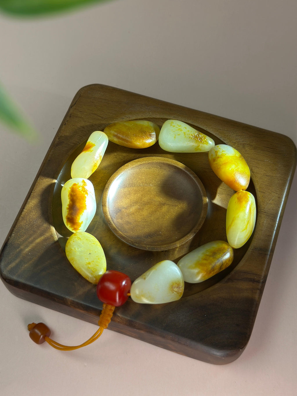 珍品新疆和田玉白玉洒金皮籽料原籽手串（9颗）（yc776327）