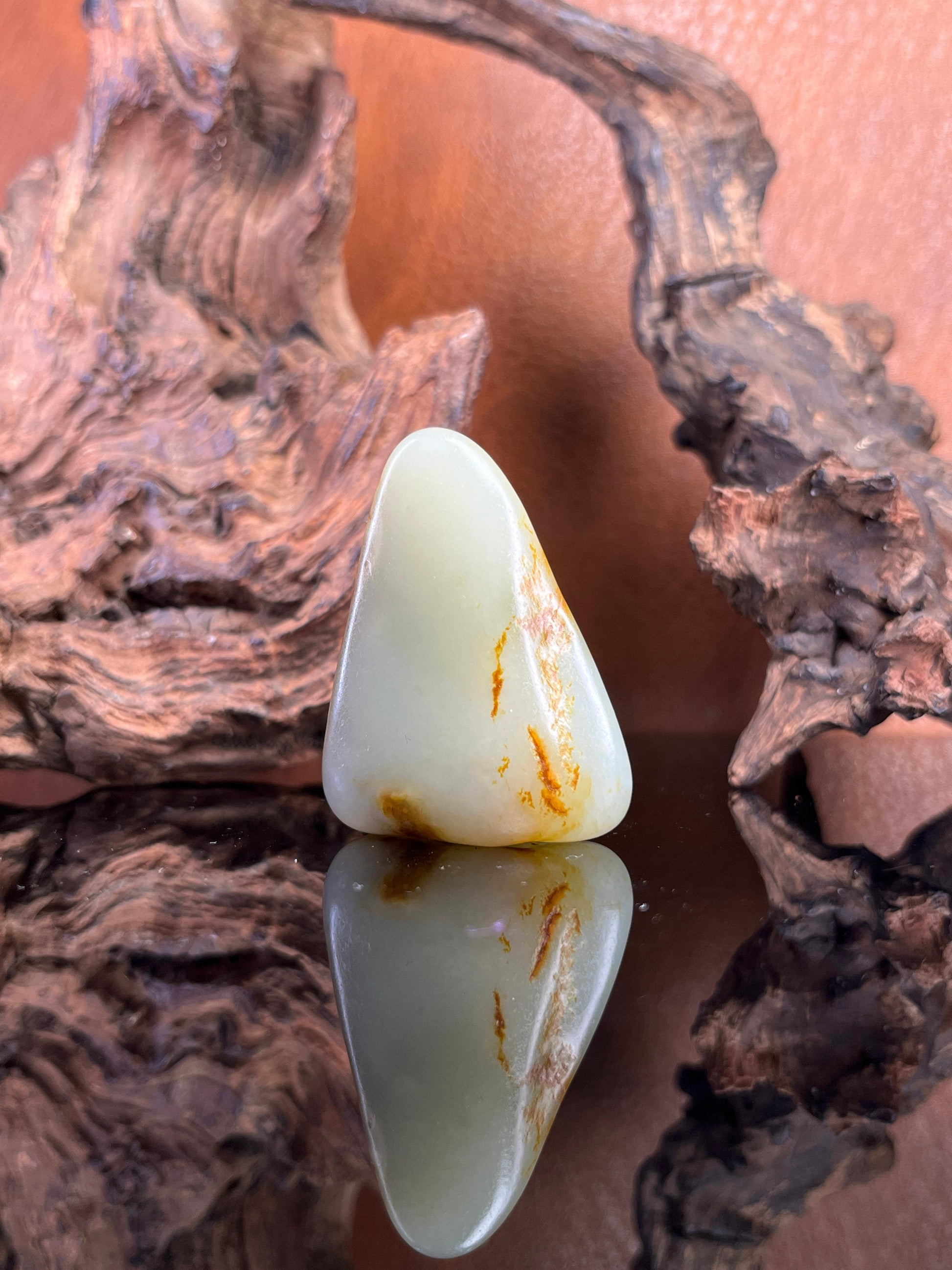 天然和田玉光白籽料原石聚黄皮吊坠（yc227804）