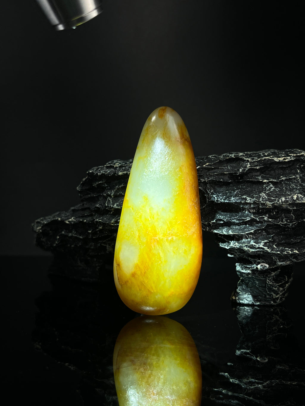 新疆和田白玉洒红皮籽料原石（yc240350）