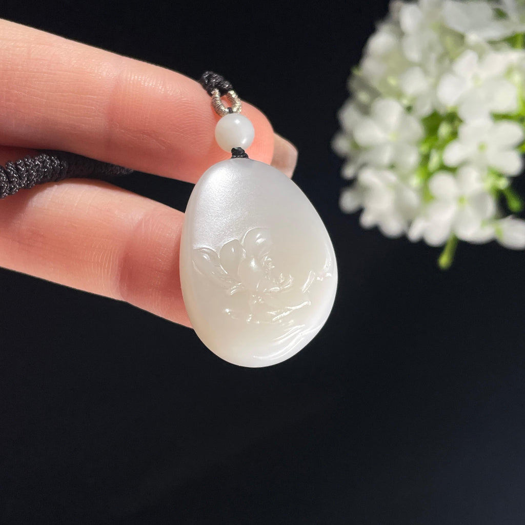 和田玉米达料白玉荷花挂件（yc385521）