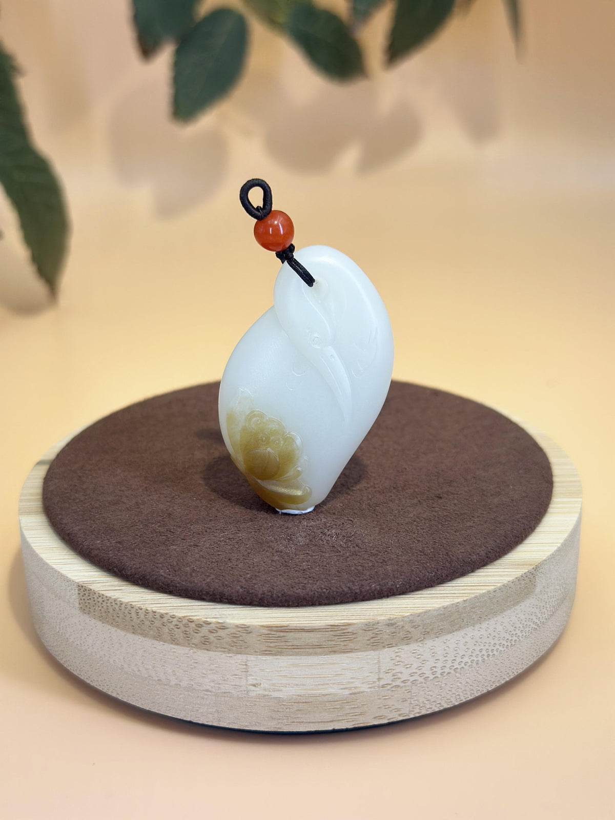 和田玉糖白玉俏色仙鹤莲花玉挂件（yc760495）
