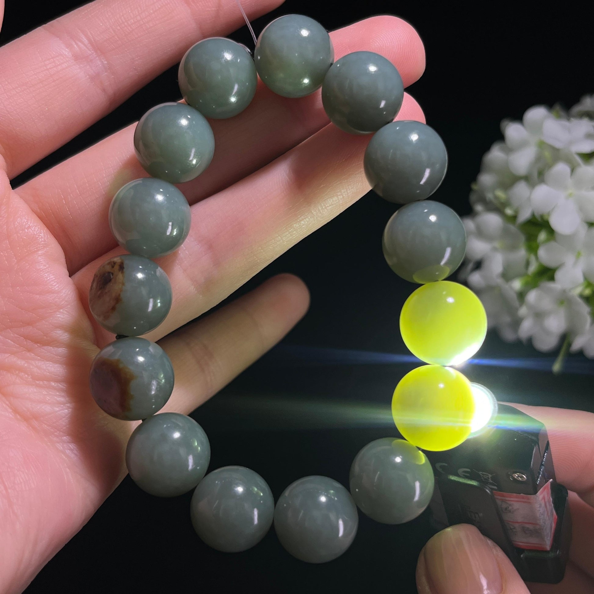 新疆天然和田玉沙枣青红皮籽料圆珠手串（yc379049）