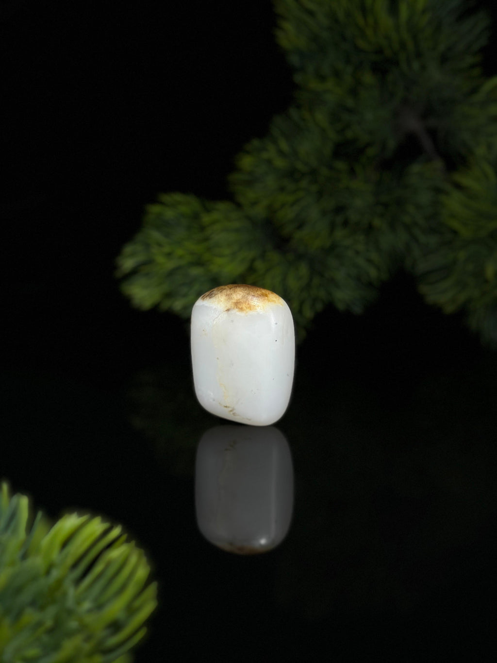新疆和田玉一级白秋梨皮珍品牌型挂件籽（yc506831）