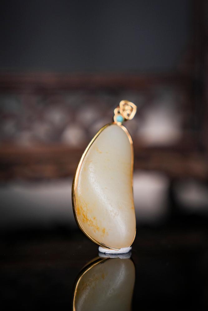 18K 金和田玉洒金皮包金吊坠籽（yc212625）