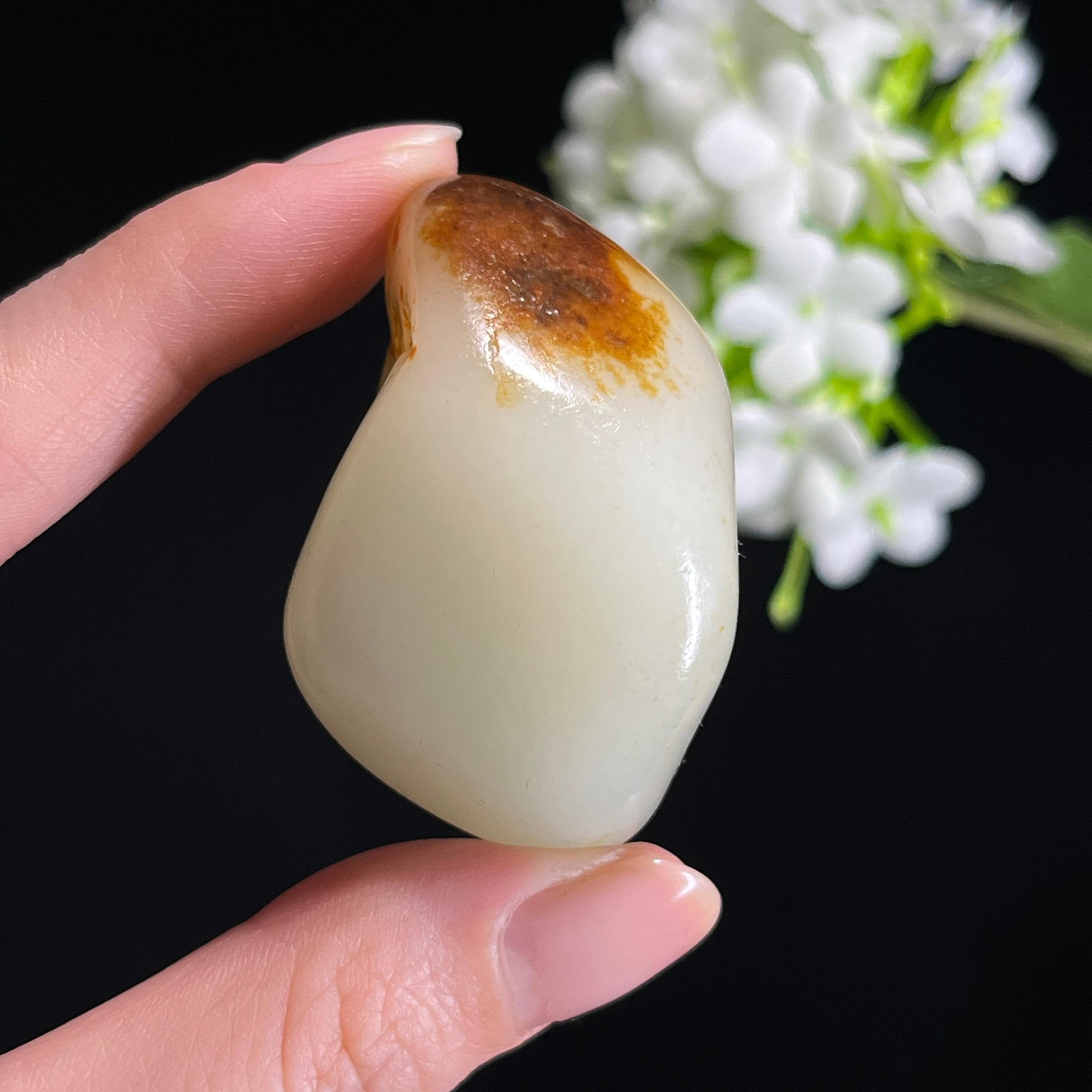和田玉白玉“秋枫卧玉”聚红皮籽料（yc330144）