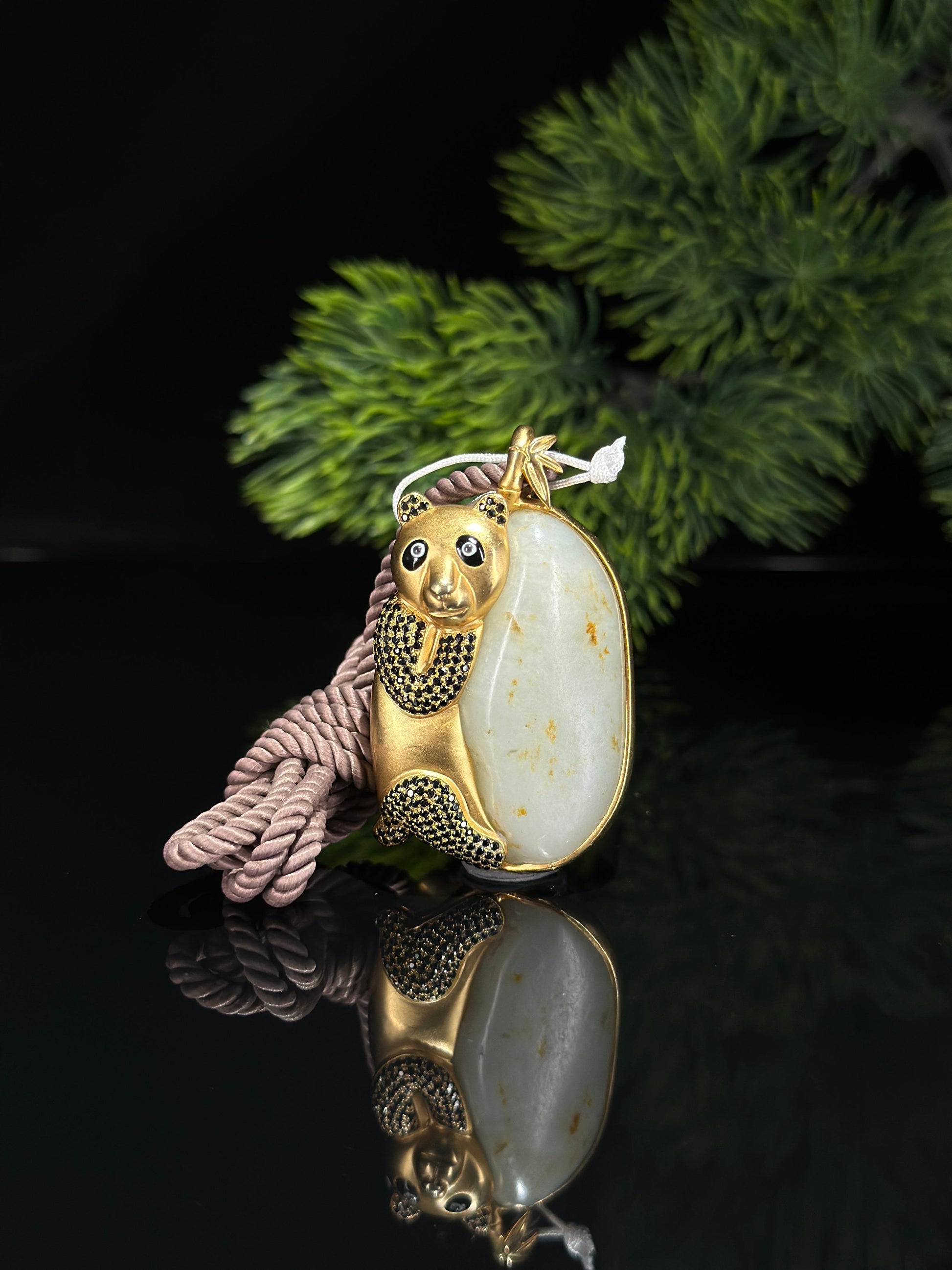 新疆和田玉珍品18K金镶白玉洒红皮籽料挂件（yc696274）