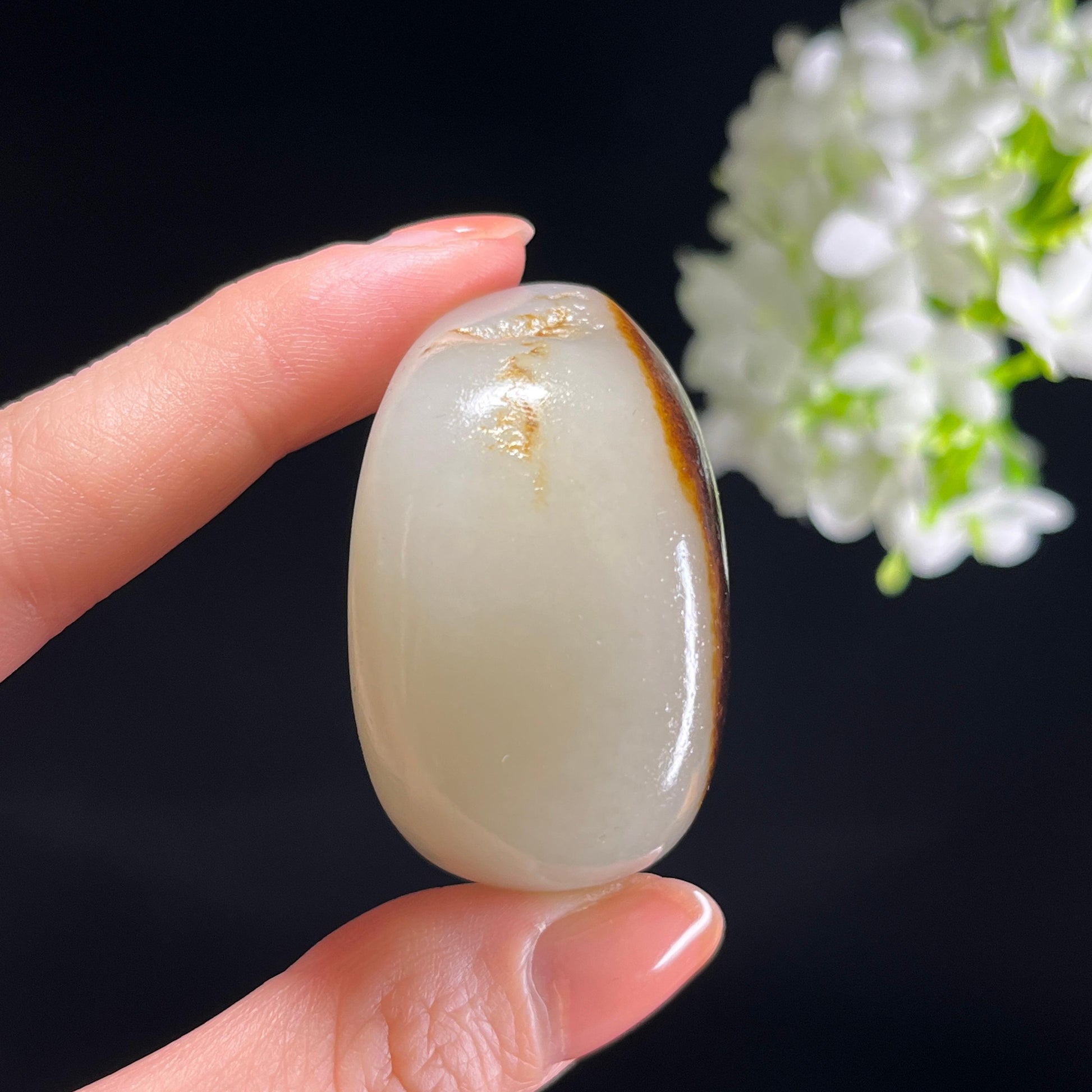 和田玉白玉“云崖积雪”黑红皮籽料（yc345794）