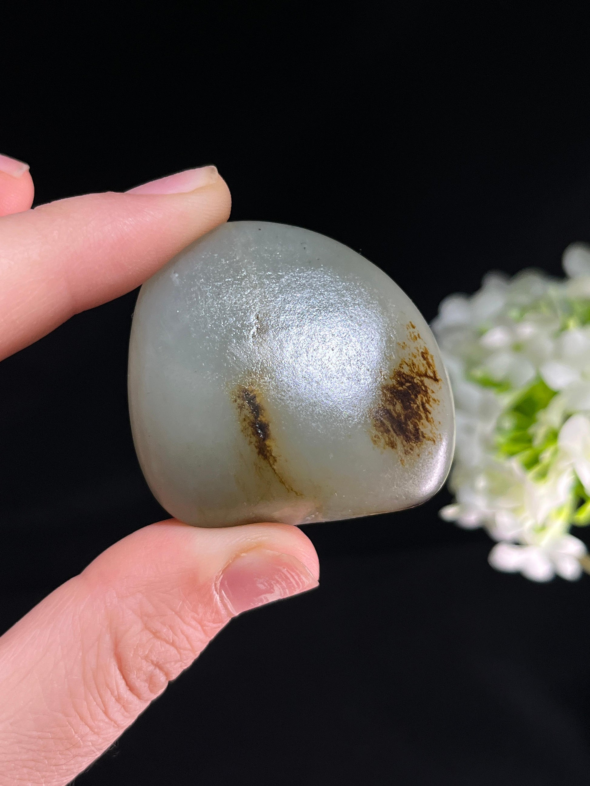 新疆和田玉特色聚黑皮籽料原石（yc251762）