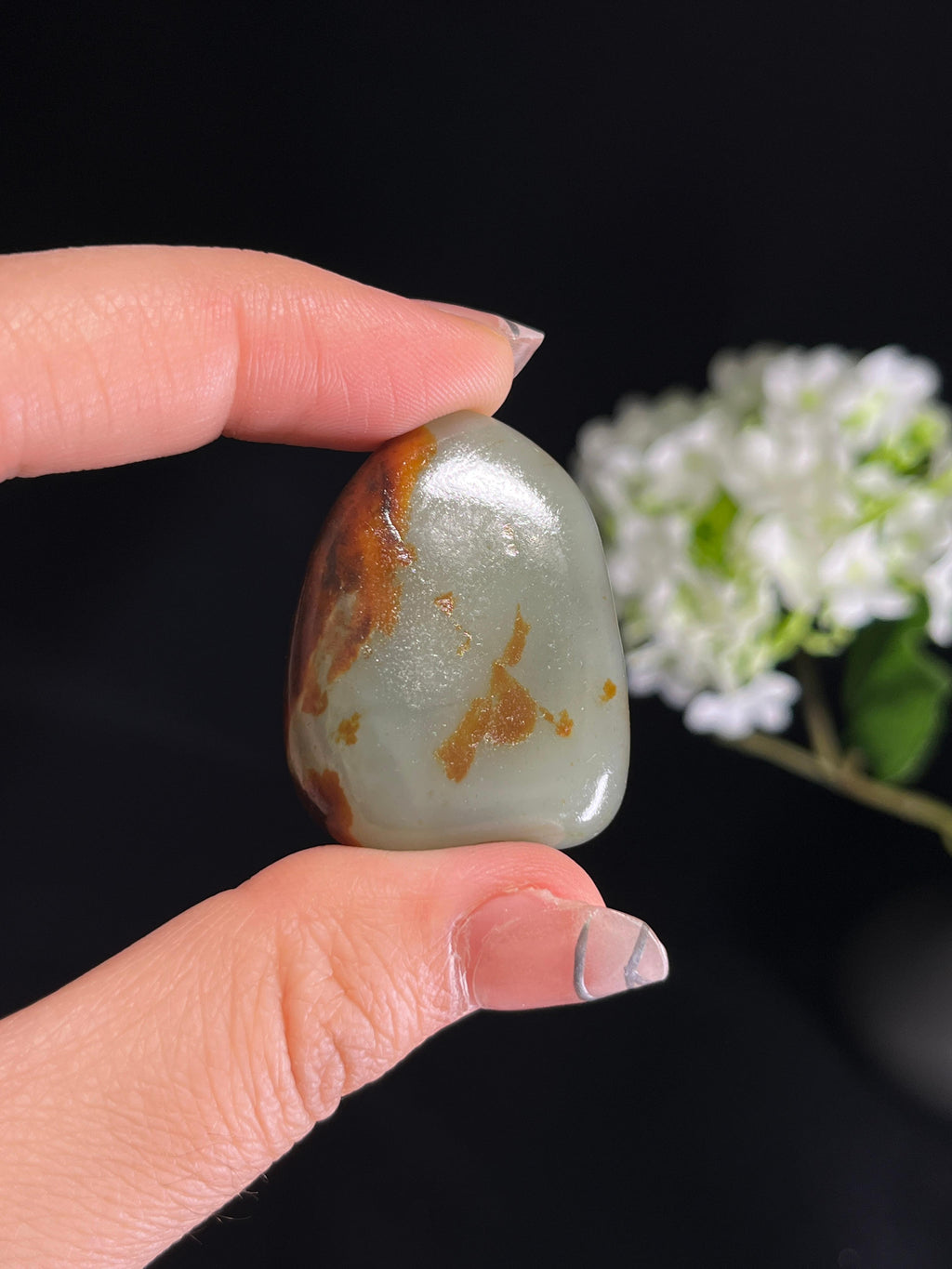 新疆和田玉青玉红皮籽料原石挂件（yc250202）