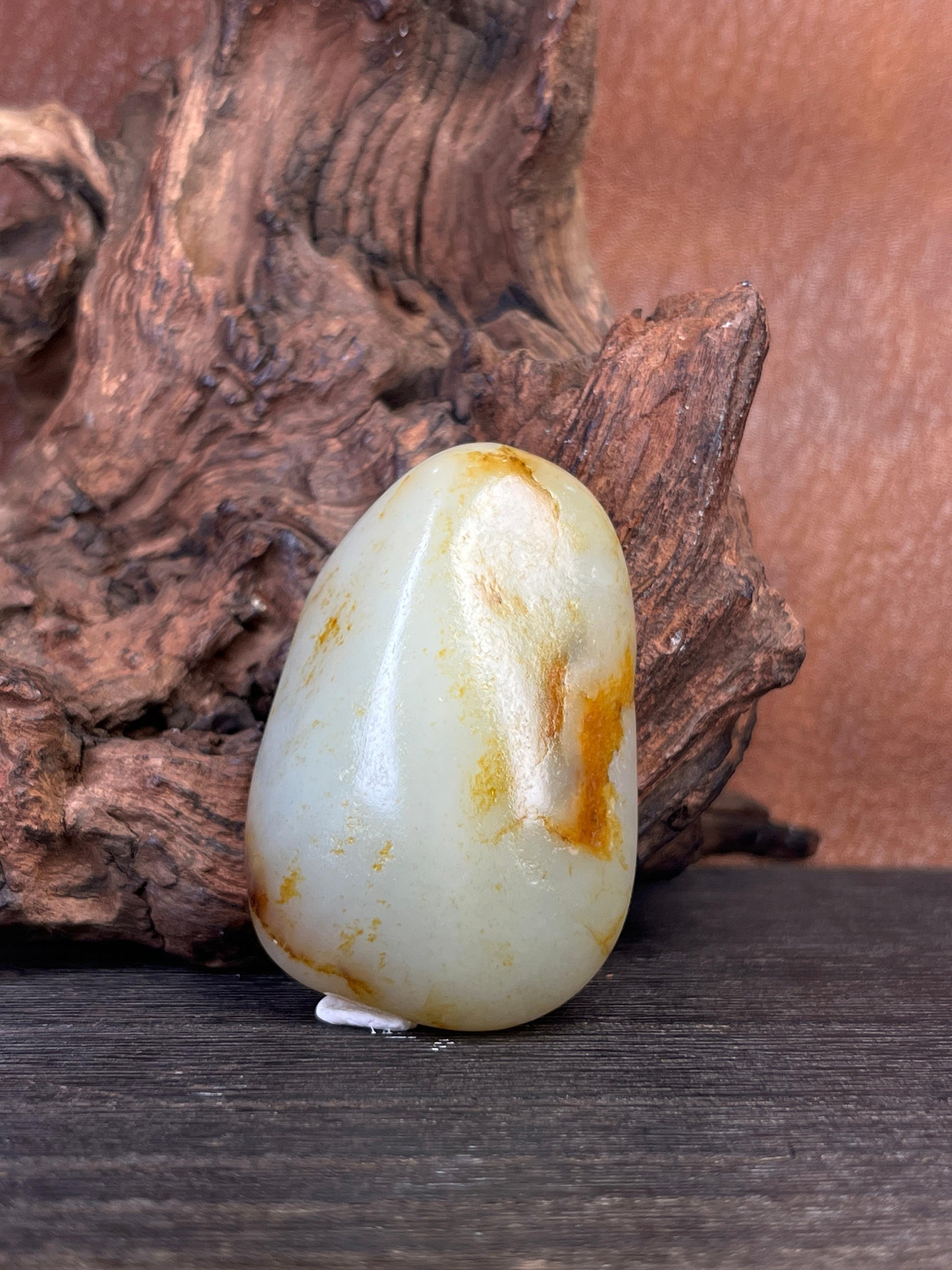 新疆和田玉白玉带洒金籽料原石小手把（yc227474）